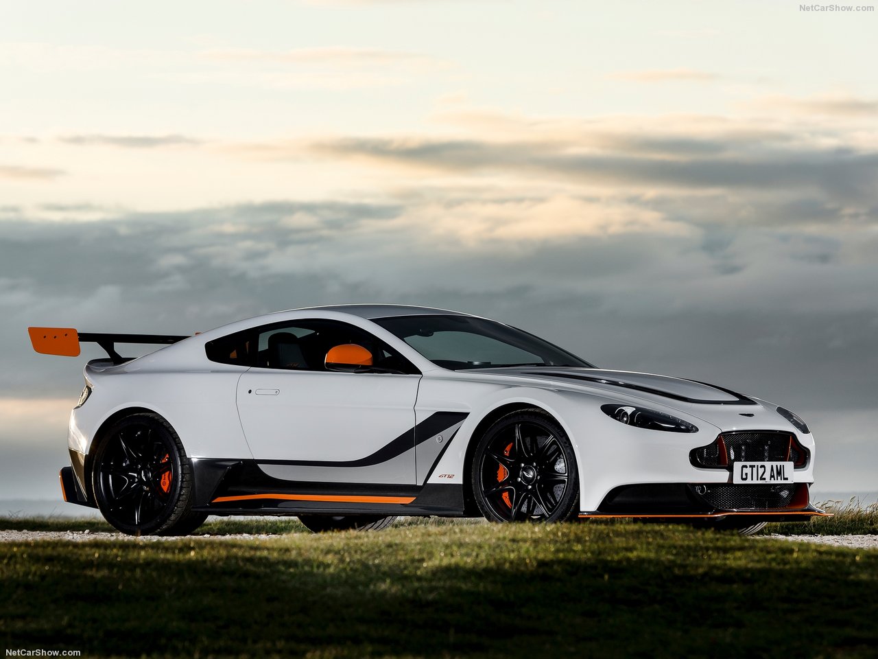 Новое видео одного из самых впечатляющих трековых спорткаров Aston Martin GT12