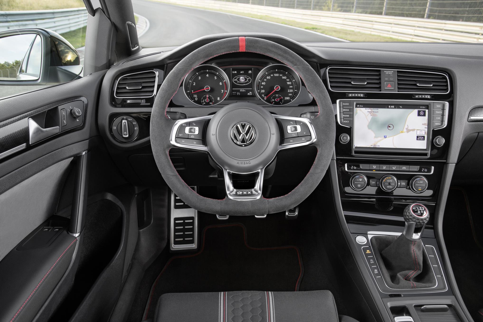 Volkswagen официально анонсировал 2016 Golf GTI Clubsport Edition 40