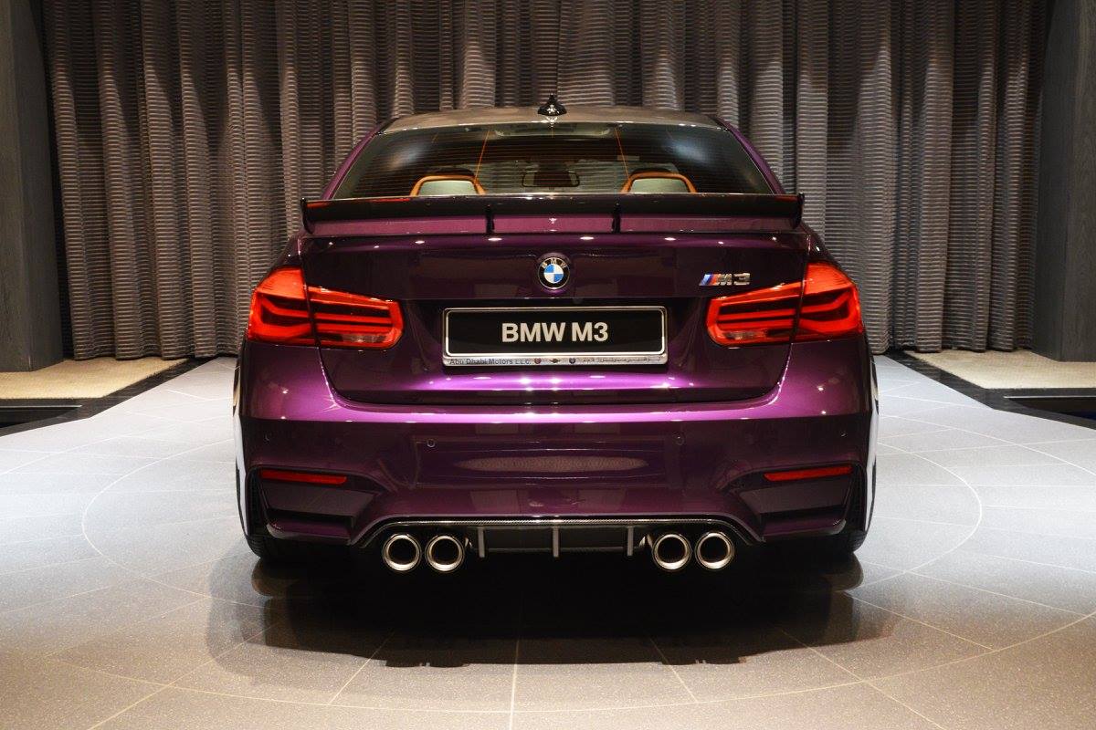 Уникальный фиолетовый BMW M3 из Абу-Даби
