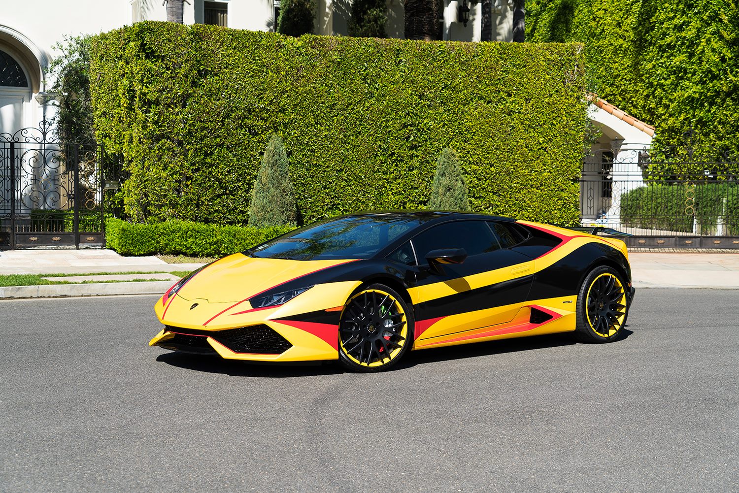 Дикий Lamborghini Huracan на дисках Forgiato
