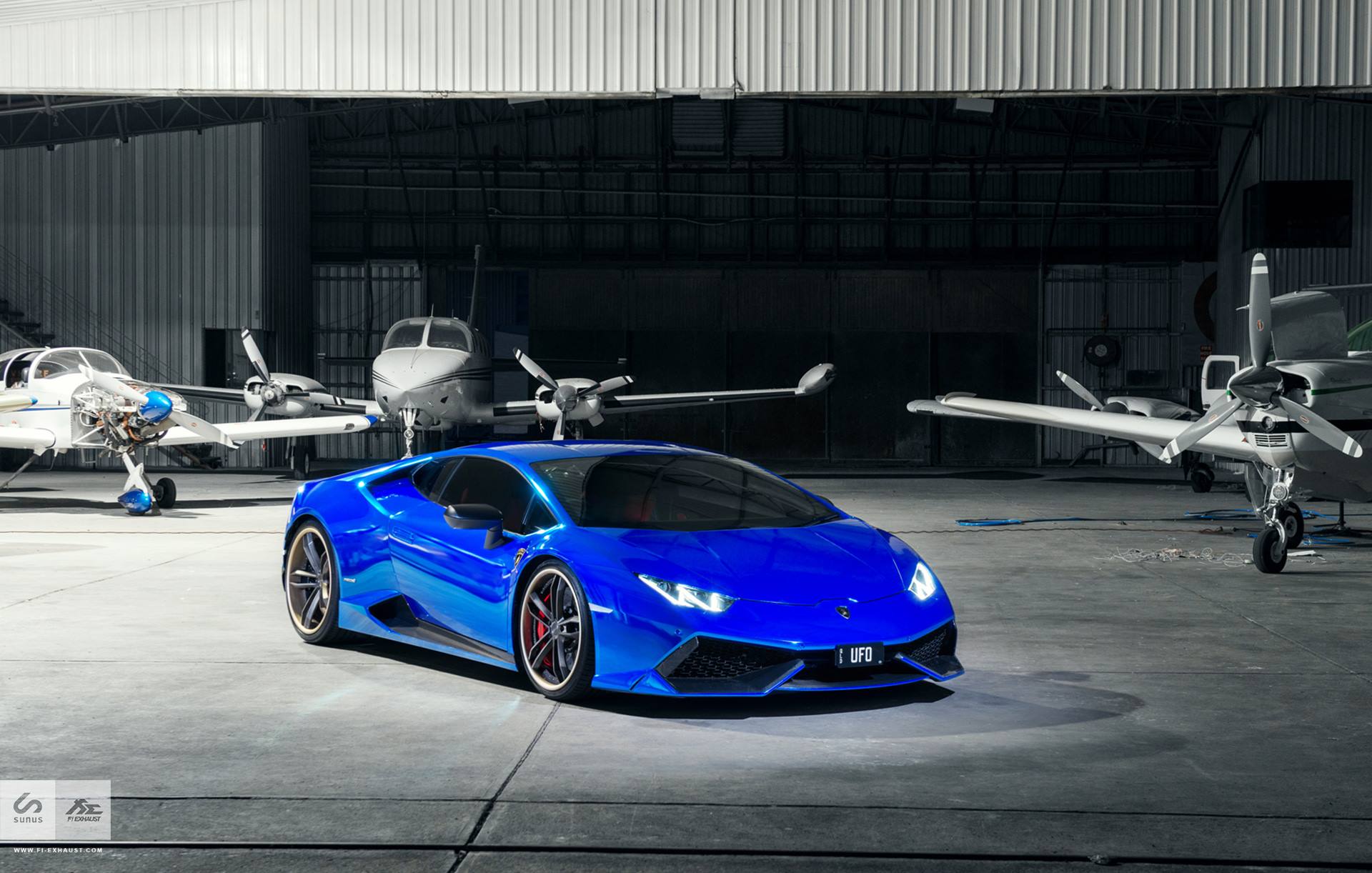 Потрясающий синий хромированный Lamborghini Huracan от Sinus Motorsport
