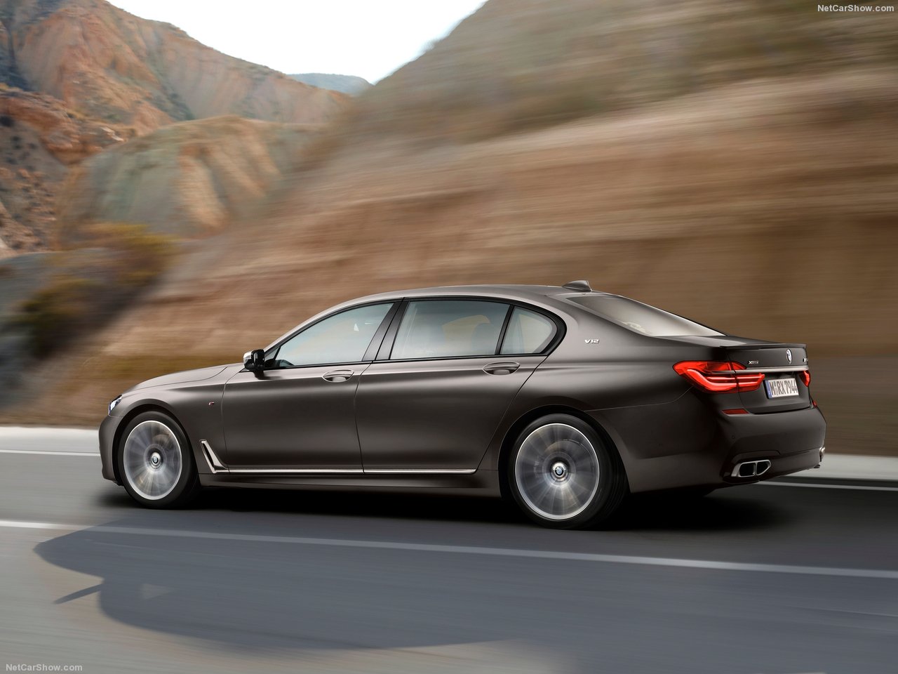 BMW представил новый четырехтурбинный дизельный двигатель i6 с 394 л.с.