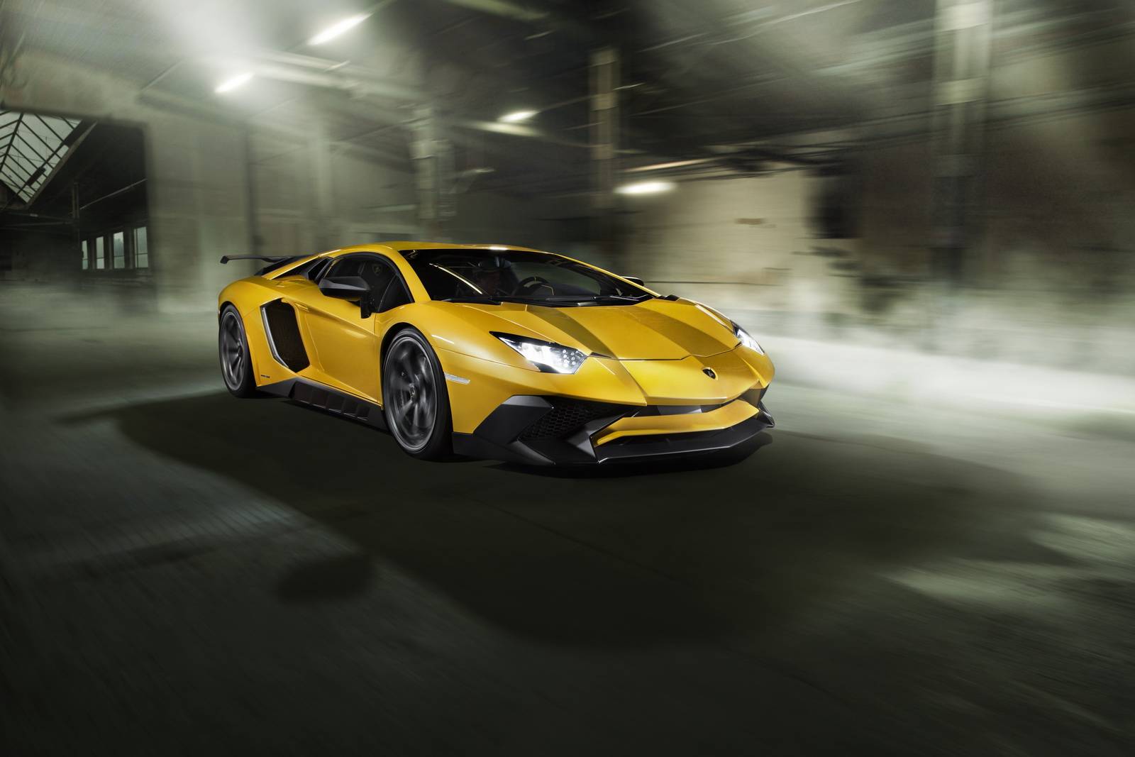 Lamborghini Aventador SV Yellow