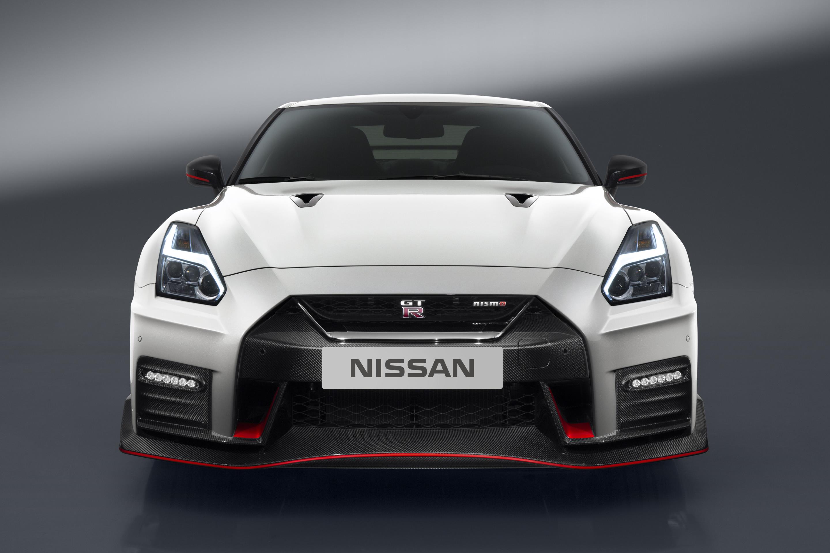 Nissan показал 2017 GT-R NISMO