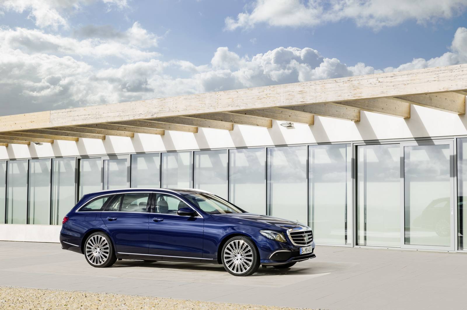 Mercedes официально представил 2017 E-Class Estate
