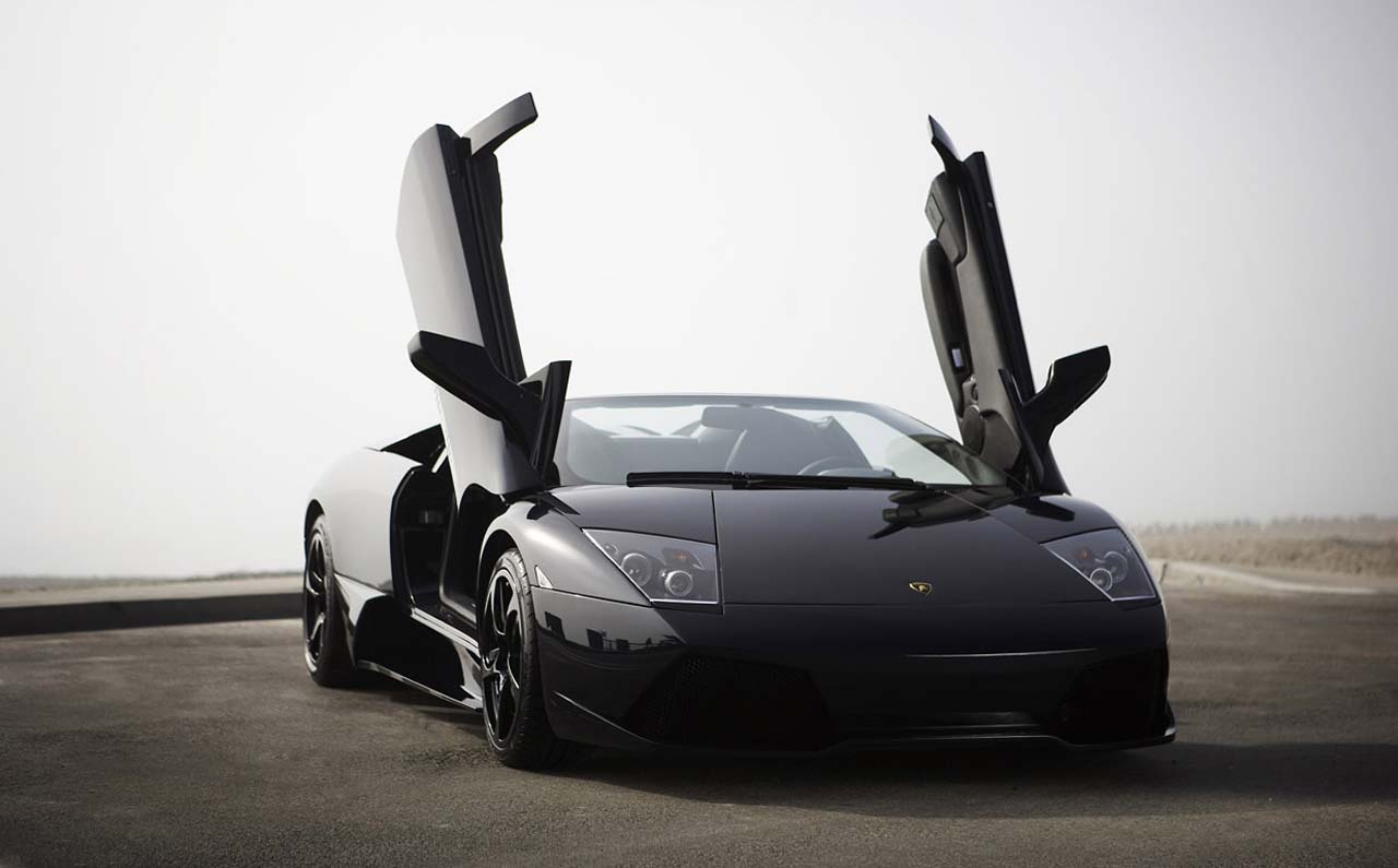 На Новорижском шоссе в сильный дождь разбился Lamborghini Murcielago