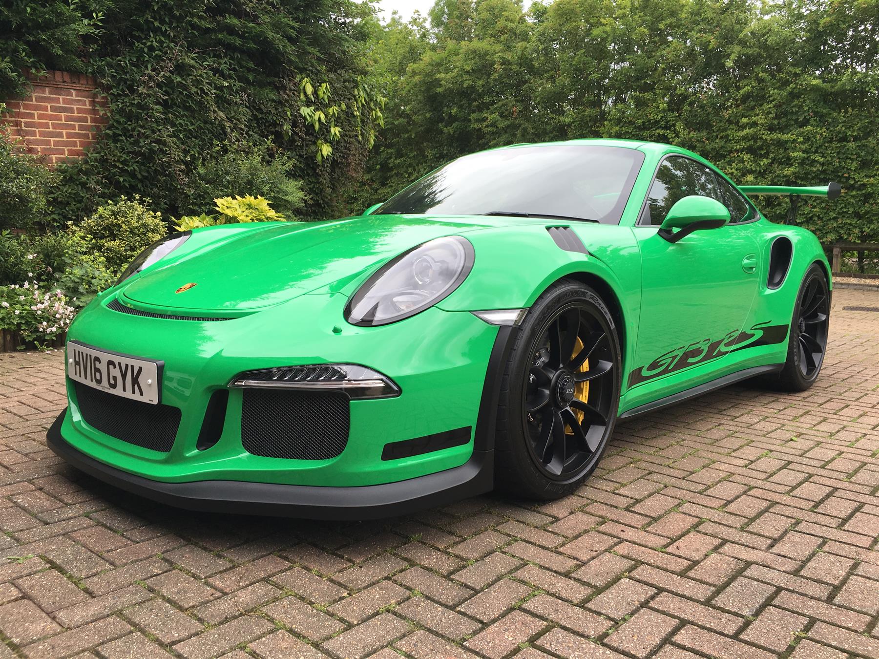 Зеленый Porsche 911 GT3 RS выставлен на продажу за 321000 в Великобритании
