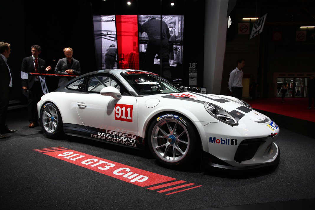 Париж 2016 - Porsche представил 911 GT3 Cup