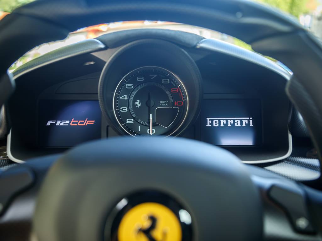 Европейская спецификация Ferrari F12tdf продается в Голландии за 925,000 евро