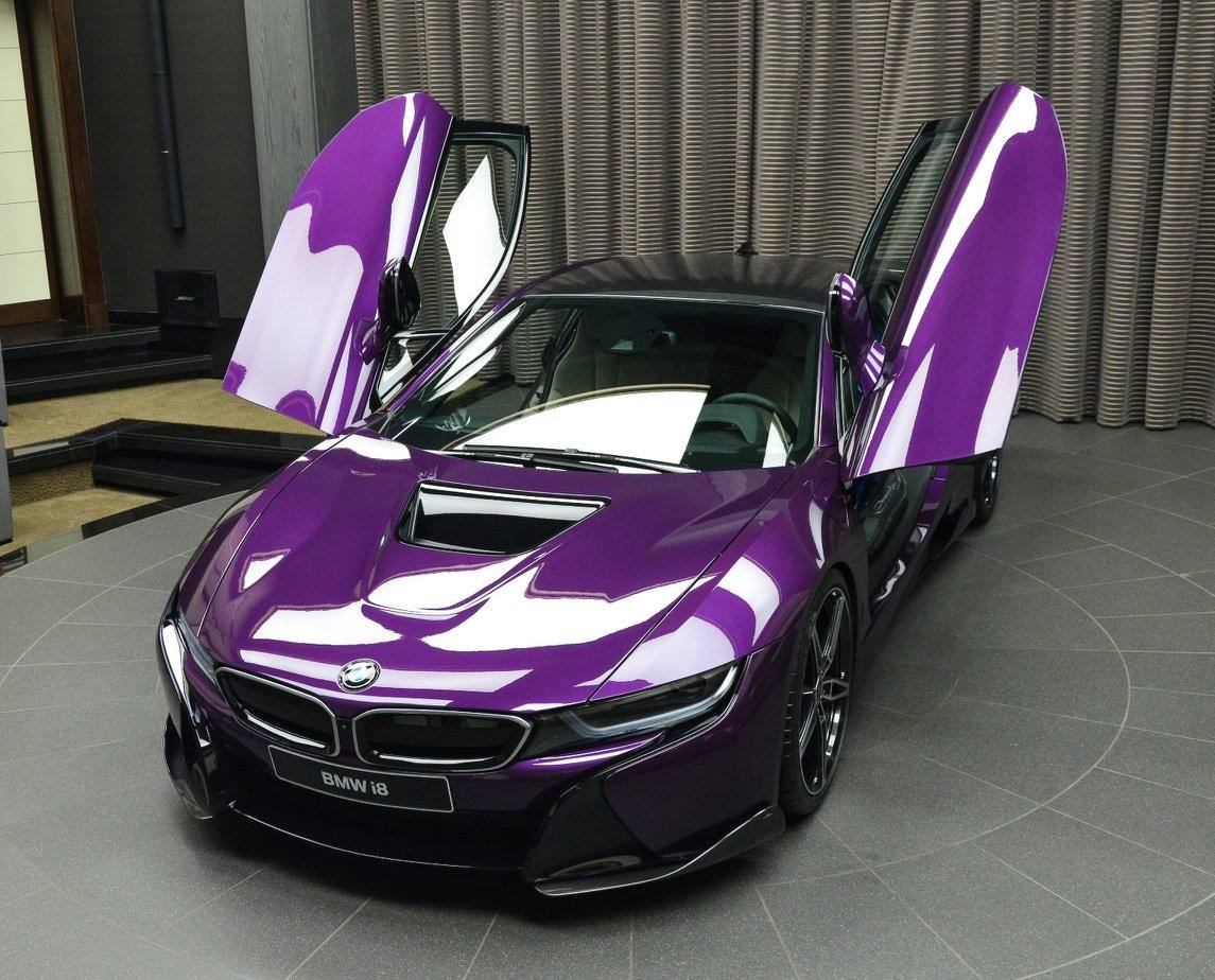 Единственный сумеречно-фиолетовый BMW i8 в Абу-Даби