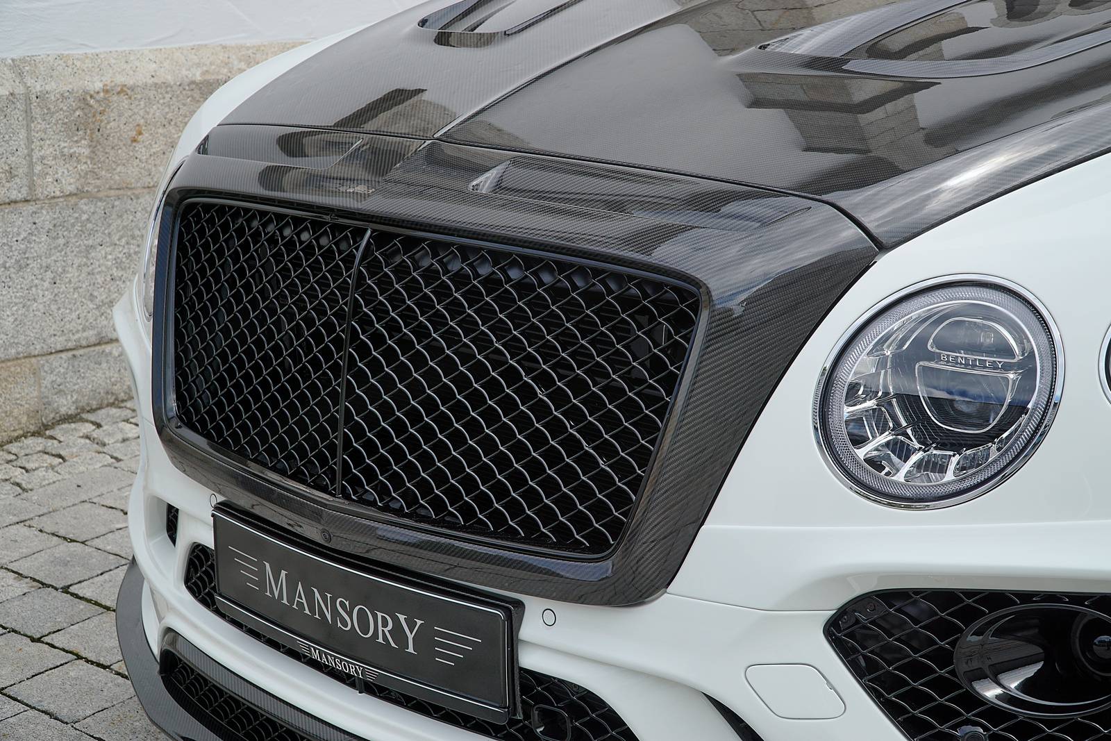 700 л.с. Bentley Bentayga от тюнинг-ателье Mansory