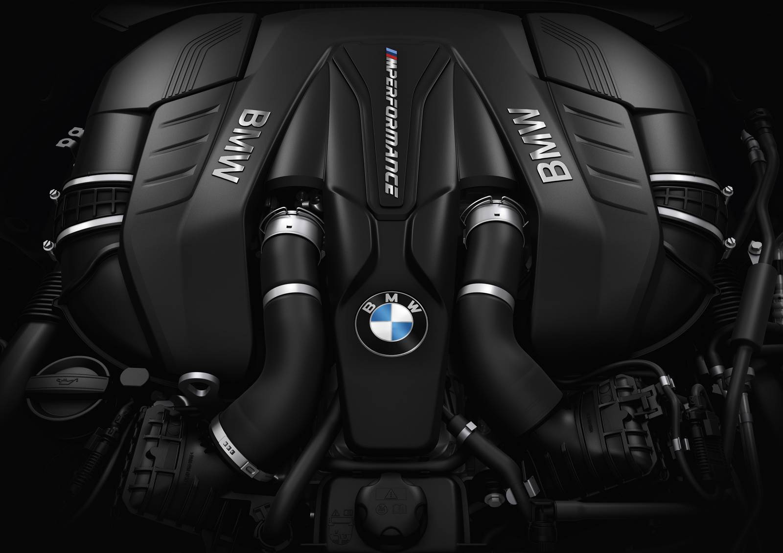 2018 BMW M550i быстрее, чем F10 M5 с 462-сильным V8