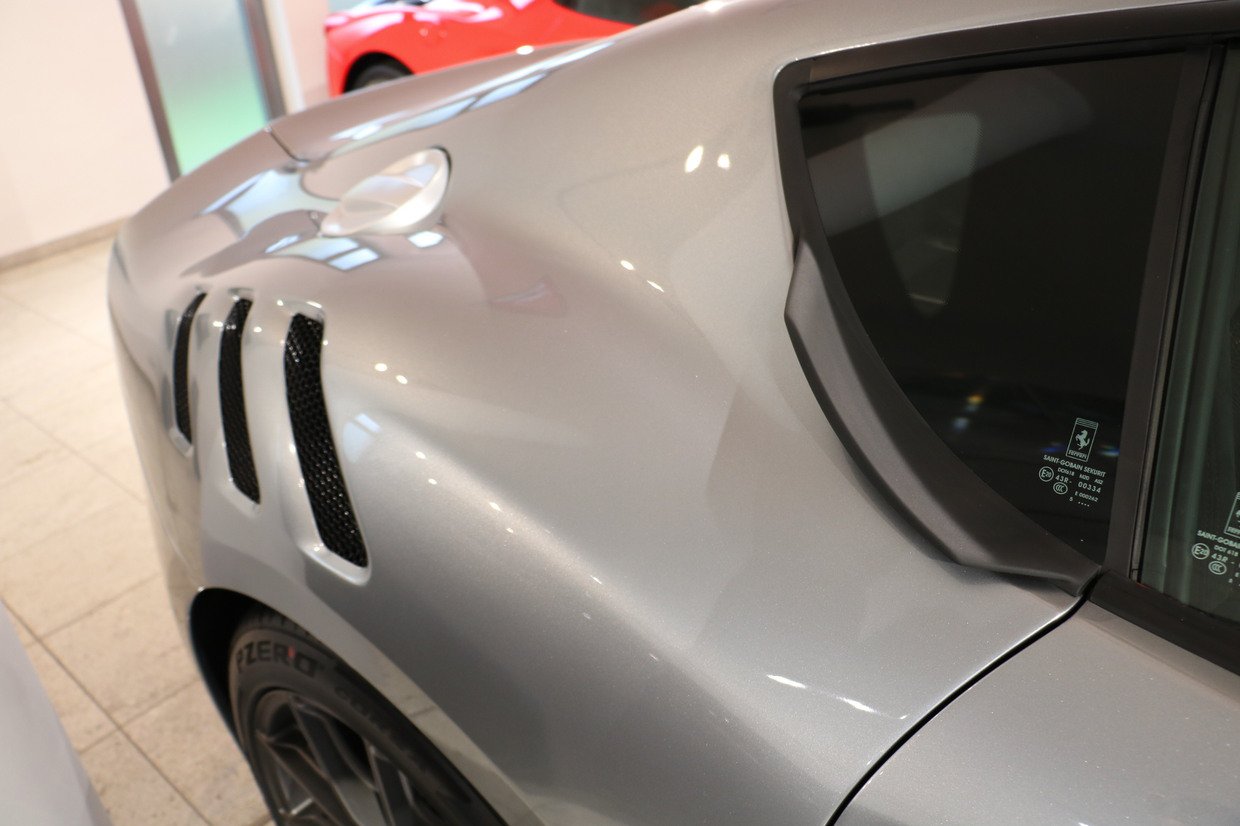 Grigio Titanio Ferrari F12tdf продается за 1.058.300