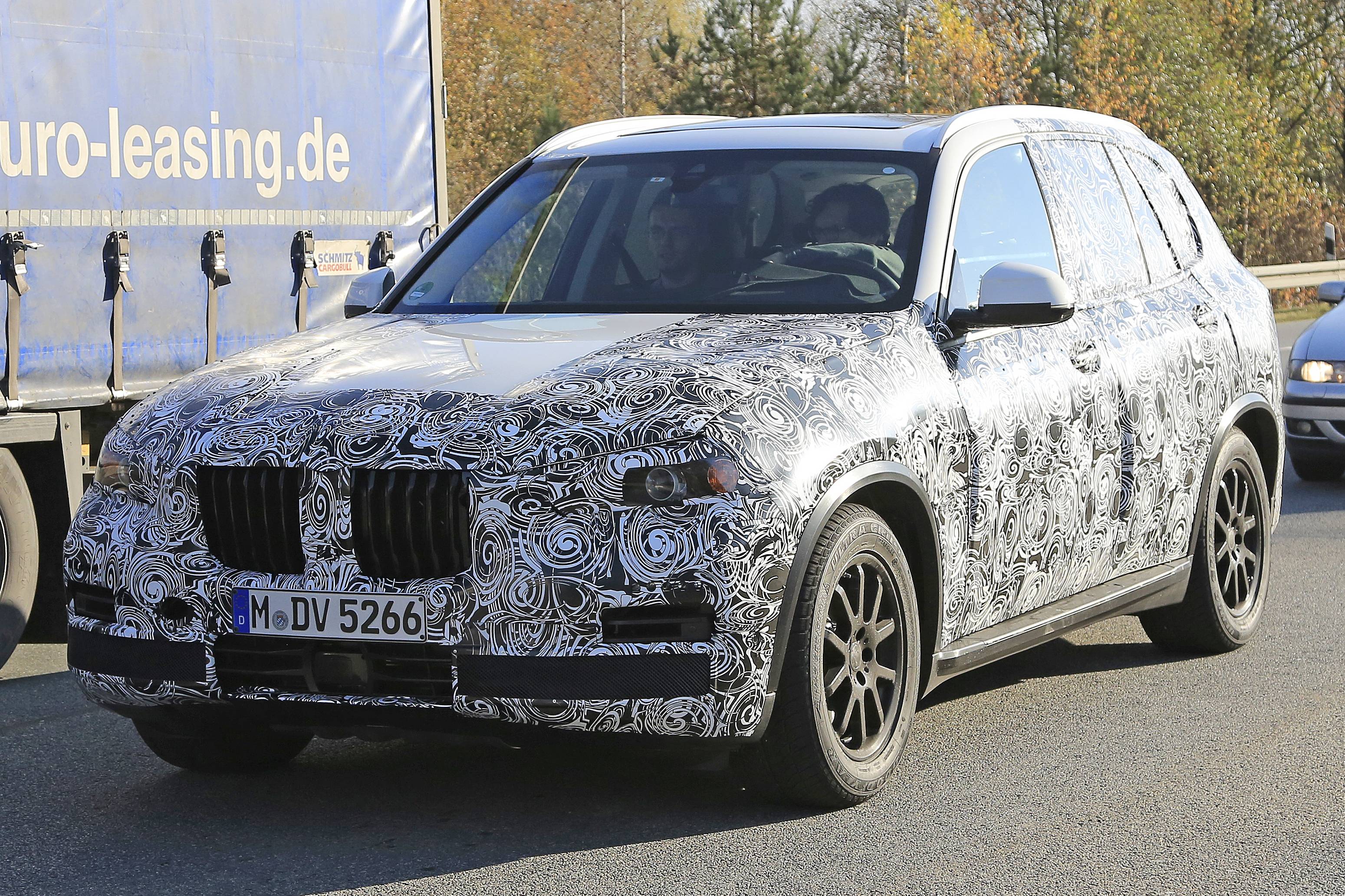 Первые шпионские фото производственной версии 2018 BMW X5