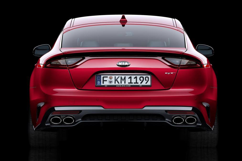 Kia Stinger GT получит 365 л.с. твин турбо V6 и задний привод