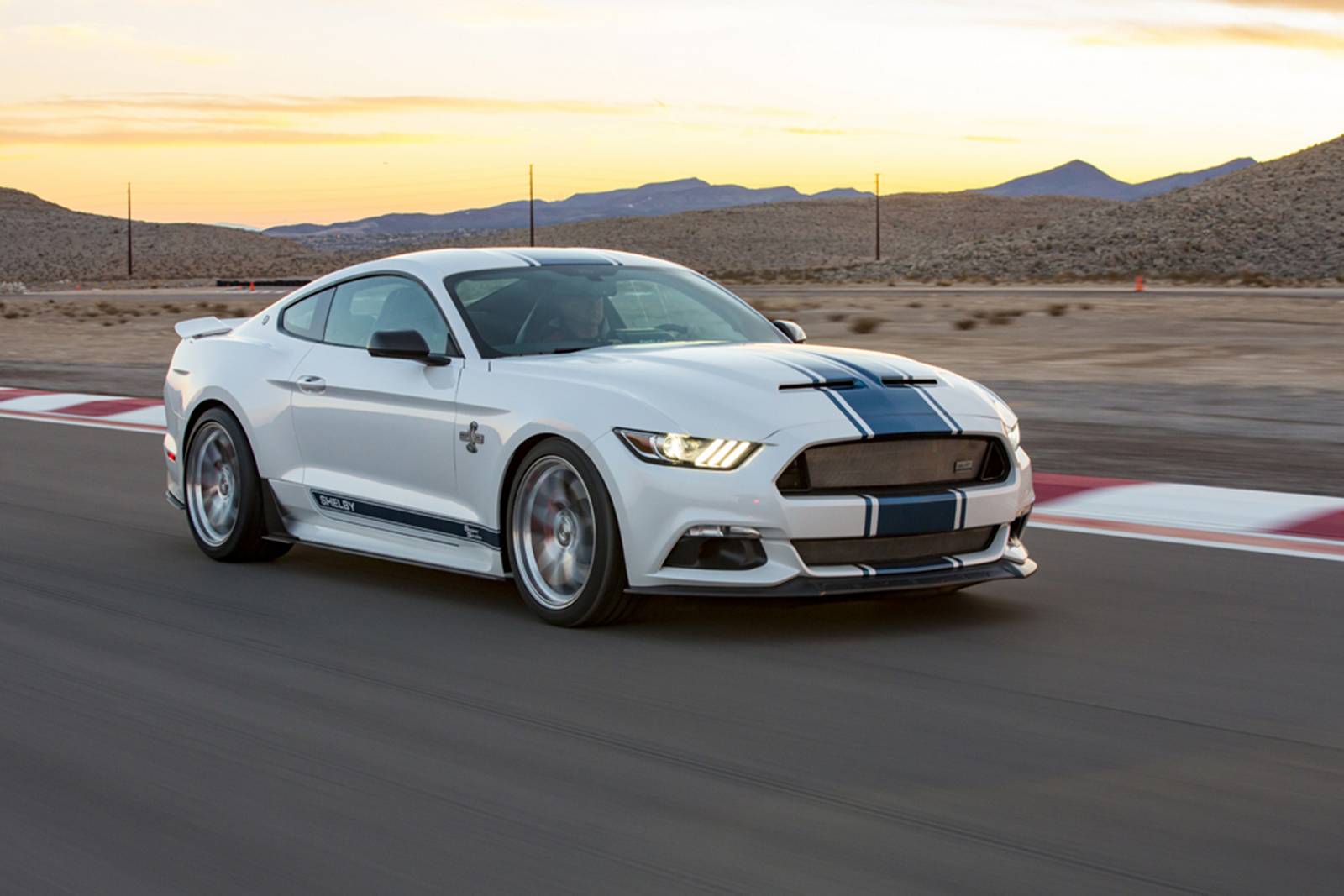 750 л.с. Shelby Mustang Super Snake 50th Anniversary