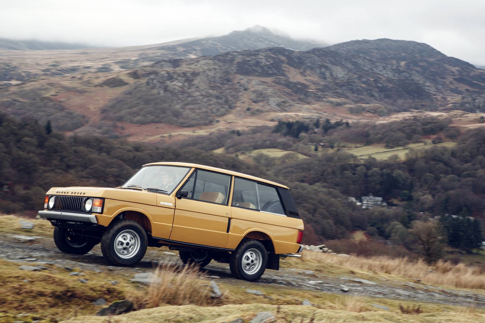 Возрожденный Range Rover будет показан на салоне ретромобилей