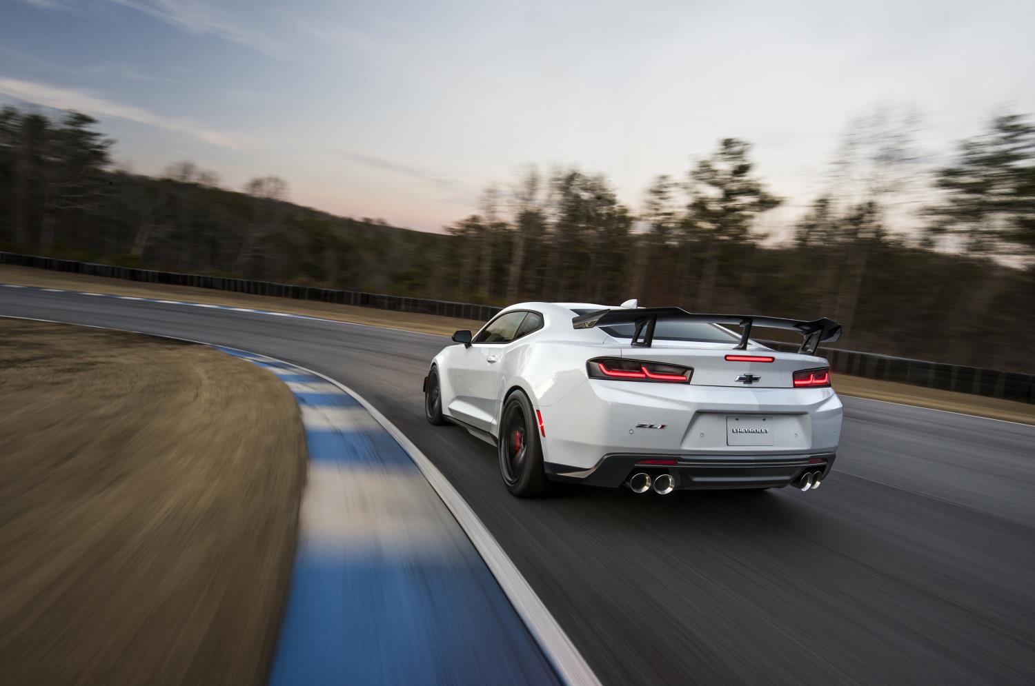 Chevrolet выпустил 2018 Camaro ZL1 1LE