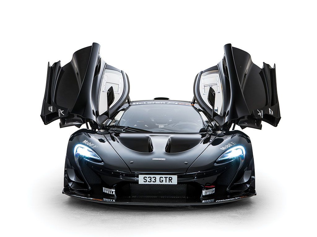 Еще один легальный на дорогах общего пользования McLaren P1 GTR отправляется на аукцион.