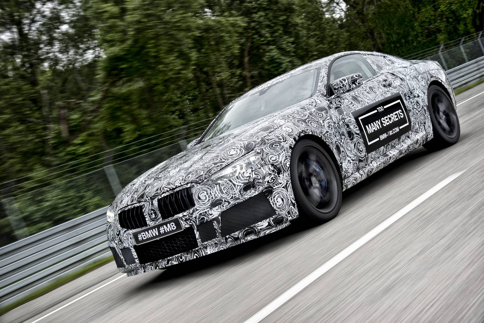 BMW также выпустит гоночную версию нового M8, получившую название M8 GTE.