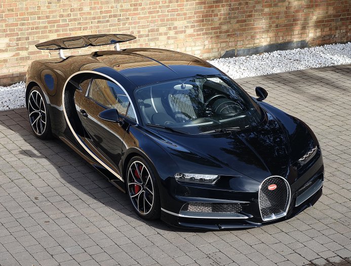 Компания «Romans International», британский дилер по продаже суперкаров, сумела получить один из первых подержанных Bugatti Chiron для продажи.