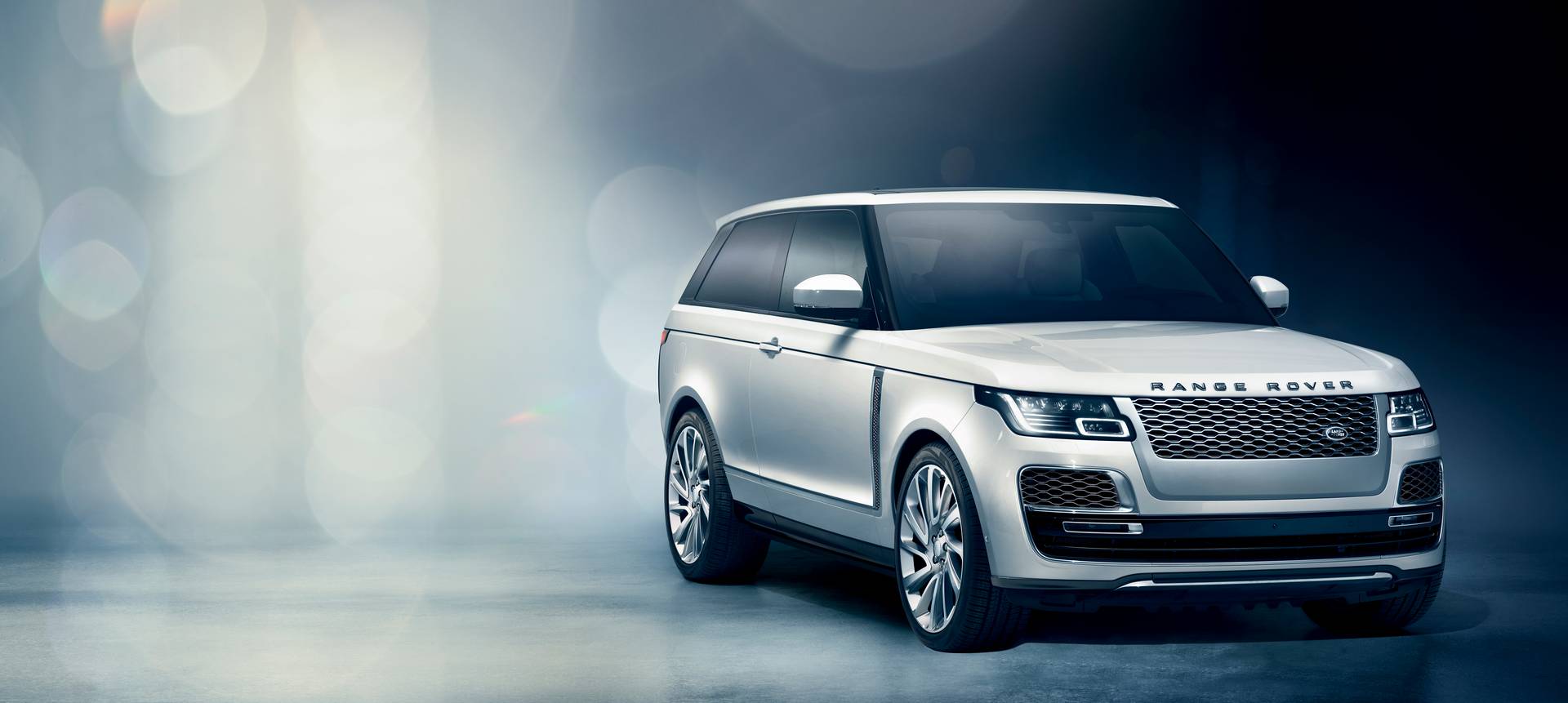 Сегодня Land Rover объявил о выпуске Range Rover SV Coupe.