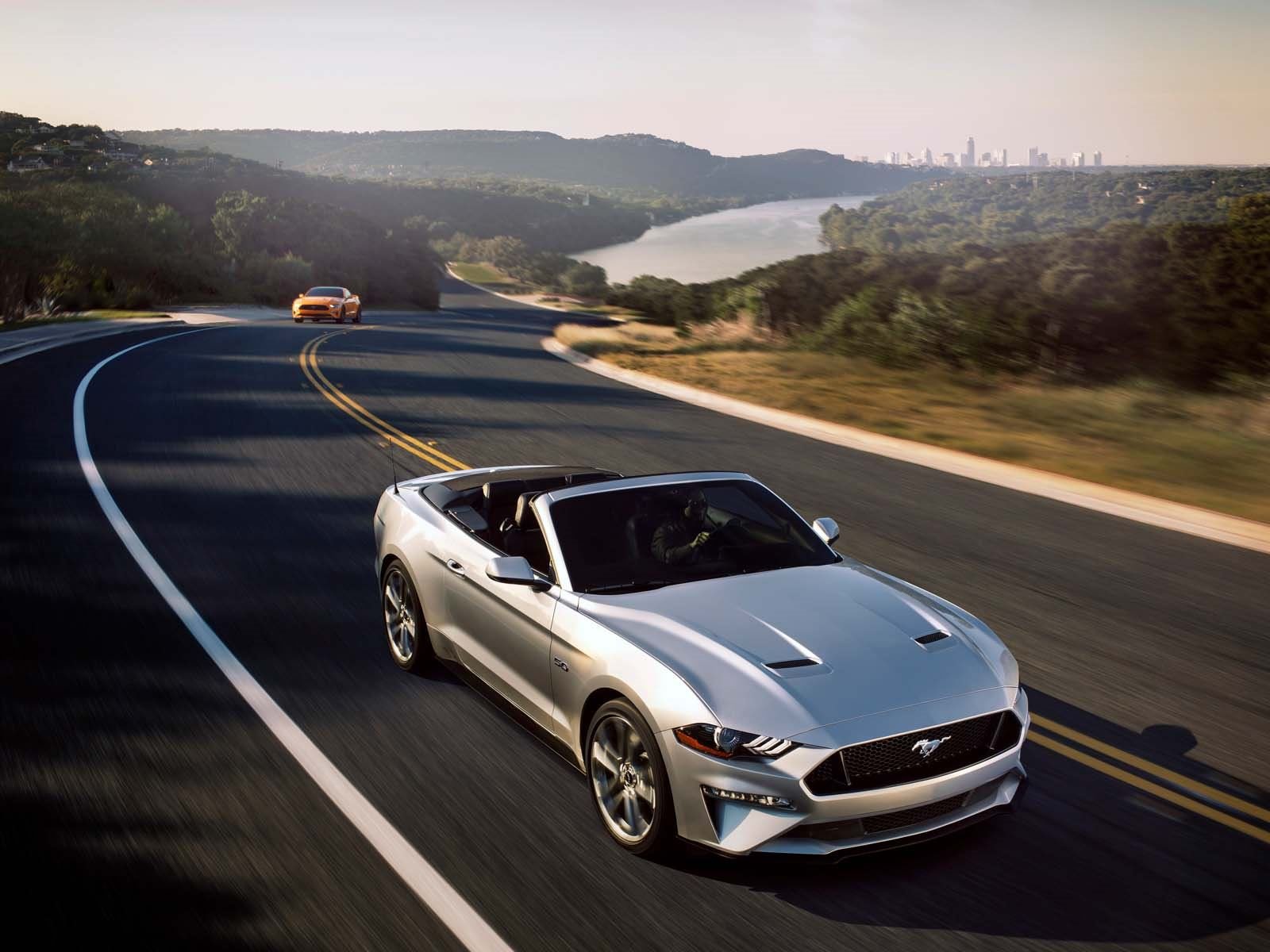 В течение третьего года Ford Mustang забирает домой корону самого продаваемого спортивного купе в мире.