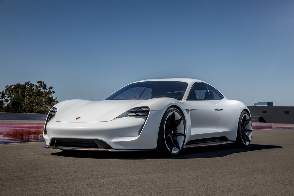 Концепт-кар Porsche Mission E была официально представлен в 2015 году на Франкфуртском автосалоне. С тех пор Porsche разрабатывает четырехдверную электрическую модель, которая, как ожидается, присоединиться к модельному ряду компании вместе с Panamer