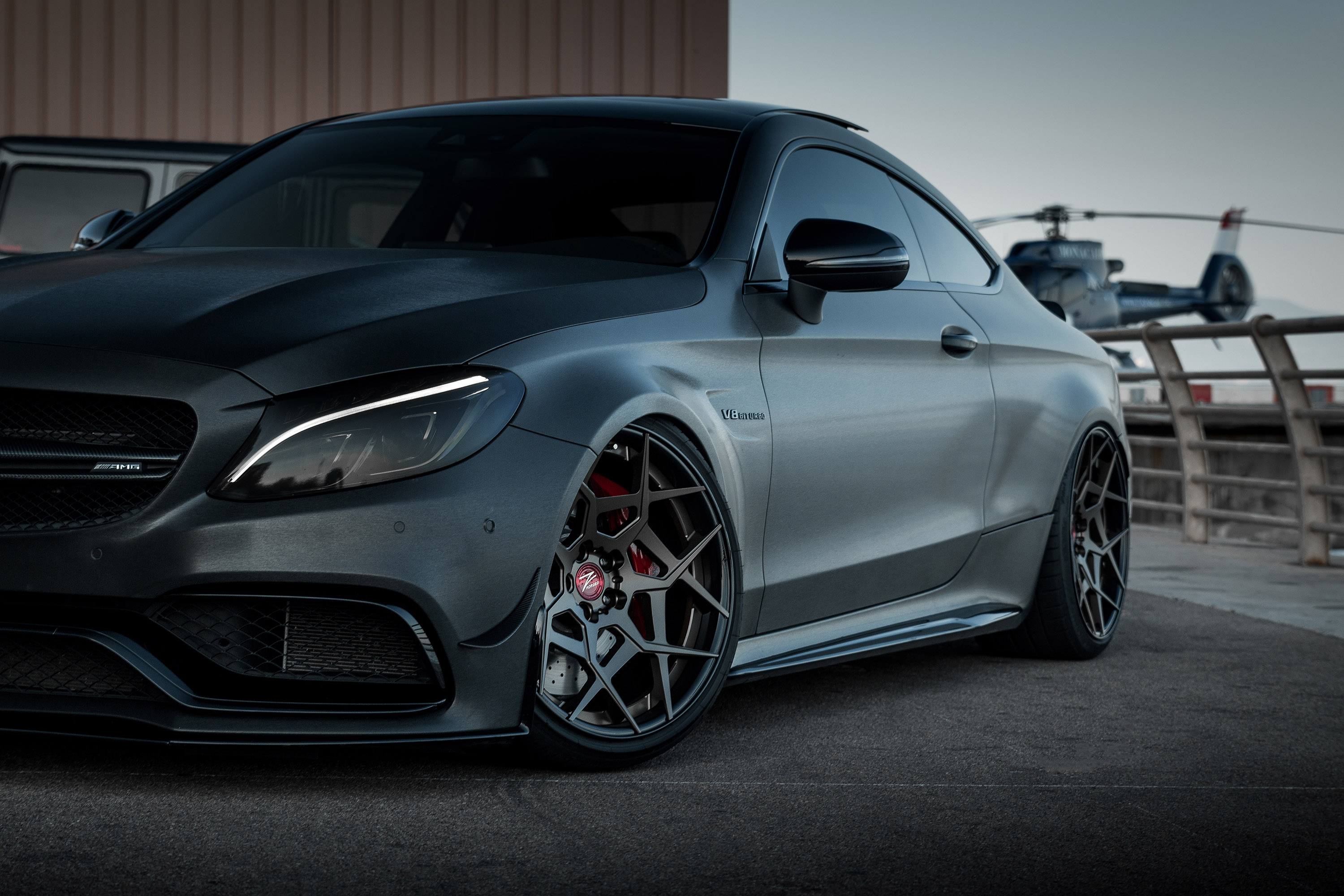 Тюнинговать мерседес. Mercedes Benz s63 AMG Coupe Tuning. Mercedes c63 AMG S Coupe Tuning. Мерседес Benz c63 тюнингованный. Тюнингованный Мерседес АМГ 63 С.