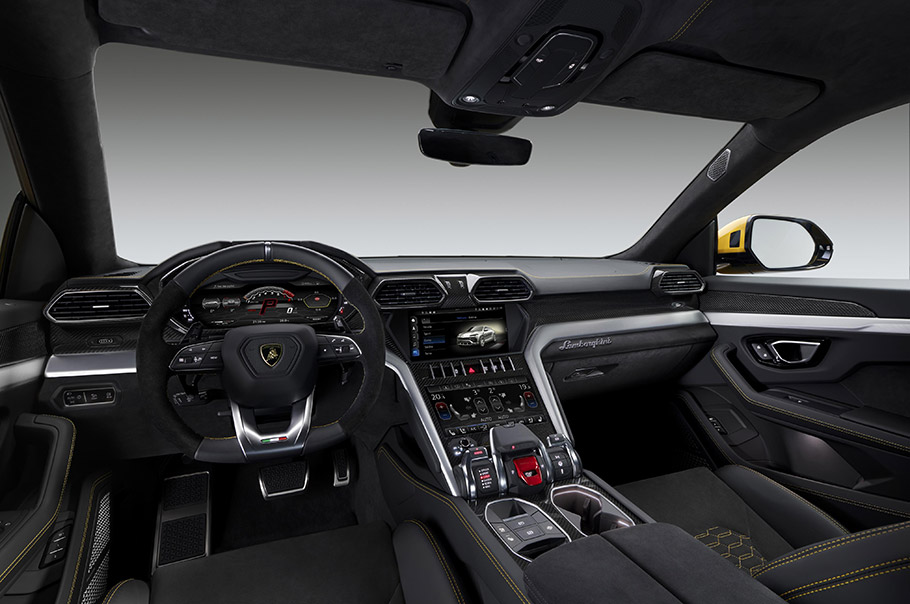 В состав нового линейки автомобилей на Salon Privé 2018 входит мощный Lamborghini Urus Super SUV.