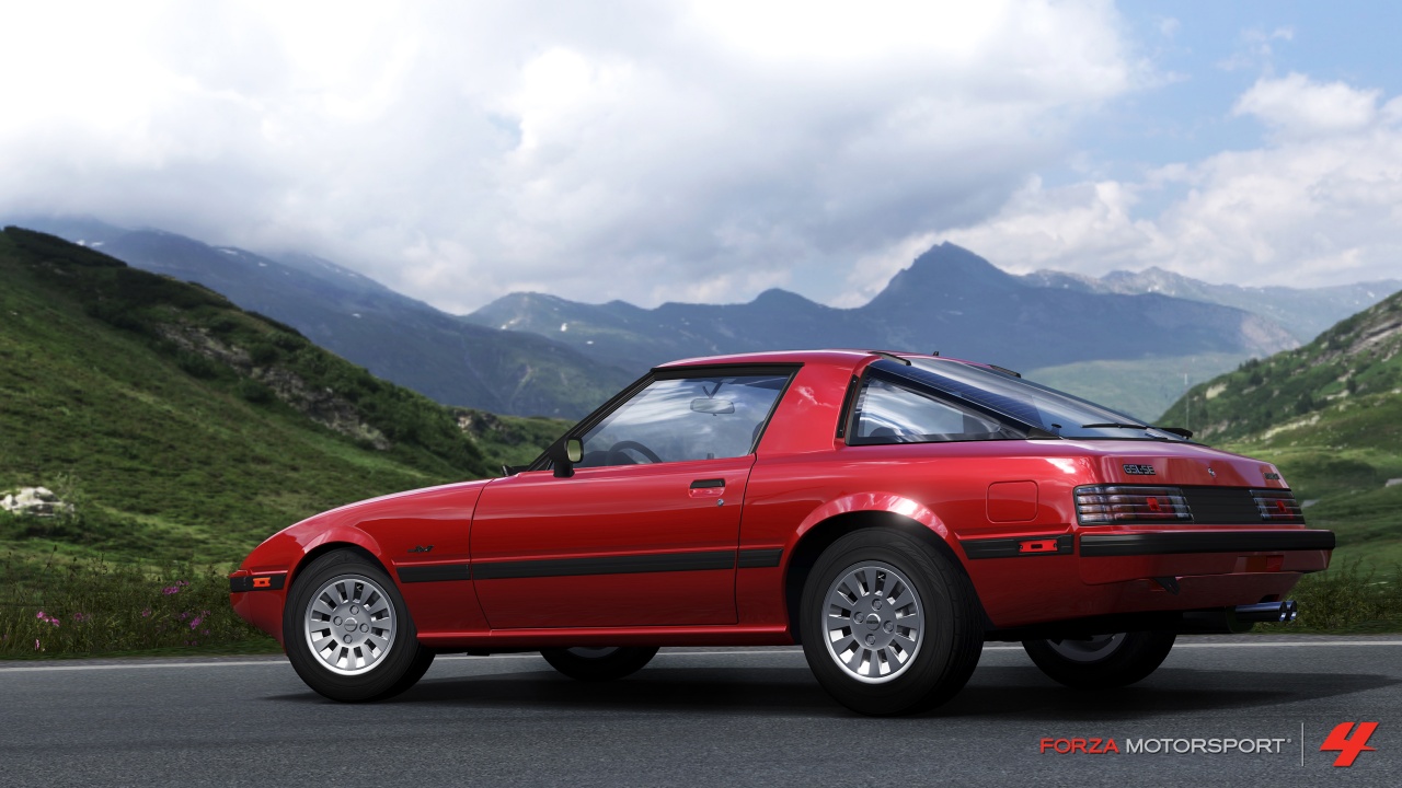 Роторное купе Mazda было новаторским и доступным, и оно все еще не выглядит на 40.