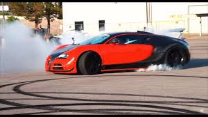 Владелец Bugatti Veyron из США переделал свой автомобиль в заднеприводный.   Человек, о котором идет речь, Хьюстон Крост из Exotic Cars, компании по аренде в Лас-Вегасе. Недавно Крост приобрел Mansory Vivere, преобразованный Bugatti Veyron.   Тем не 