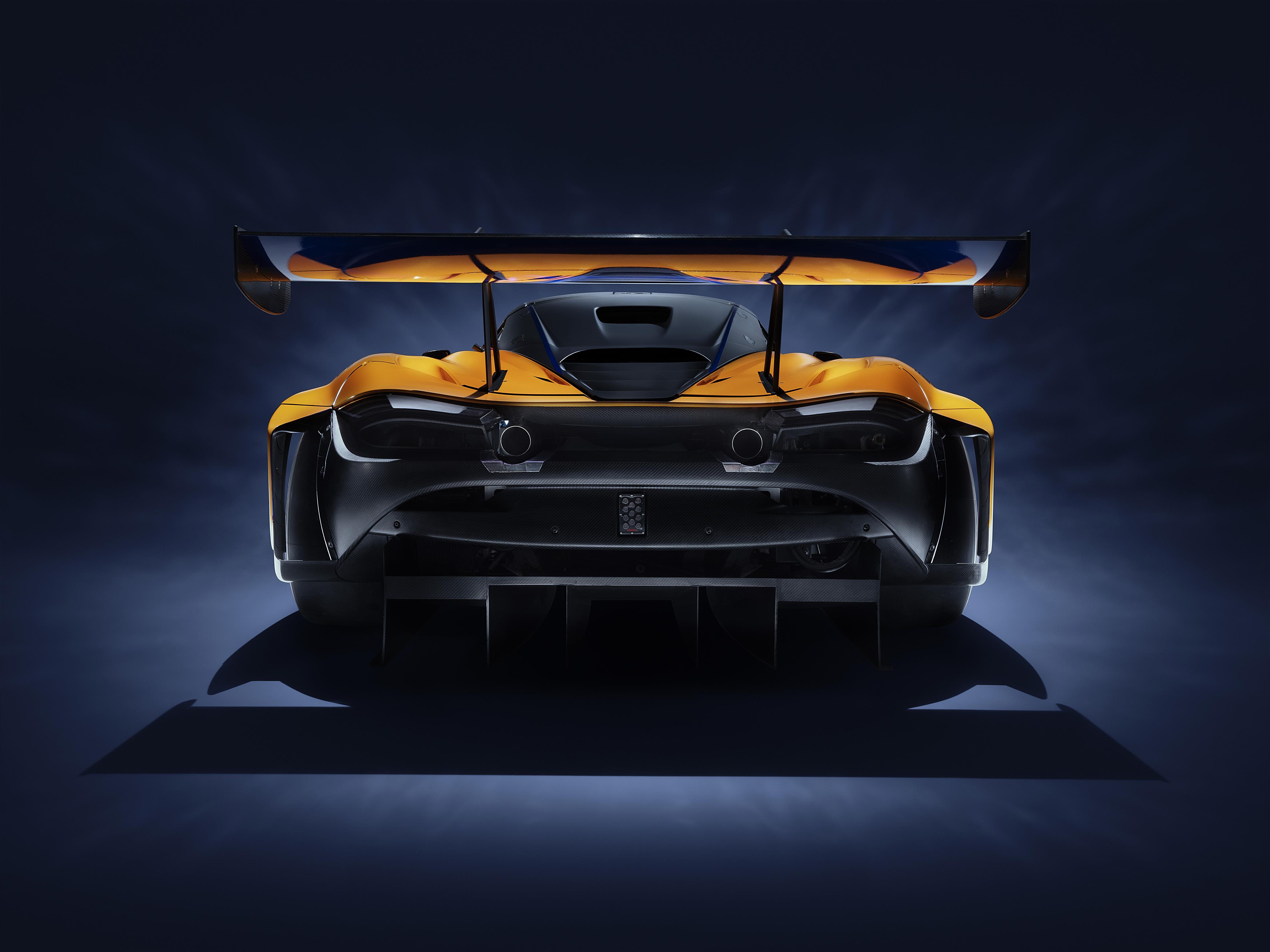 Как и в случае с дорожным автомобилем, McLaren 720S GT3 получает 4-литровый двигатель V8 с двумя турбинами.