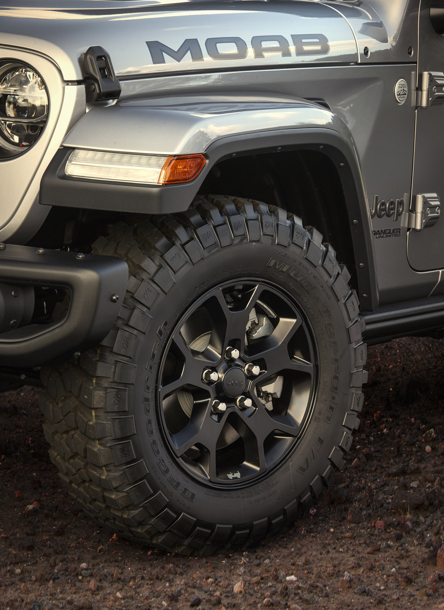 Jeep с гордостью представляет версию Wrangler Moab Edition, эксклюзивную модель, основанную на Wrangler Sahara.