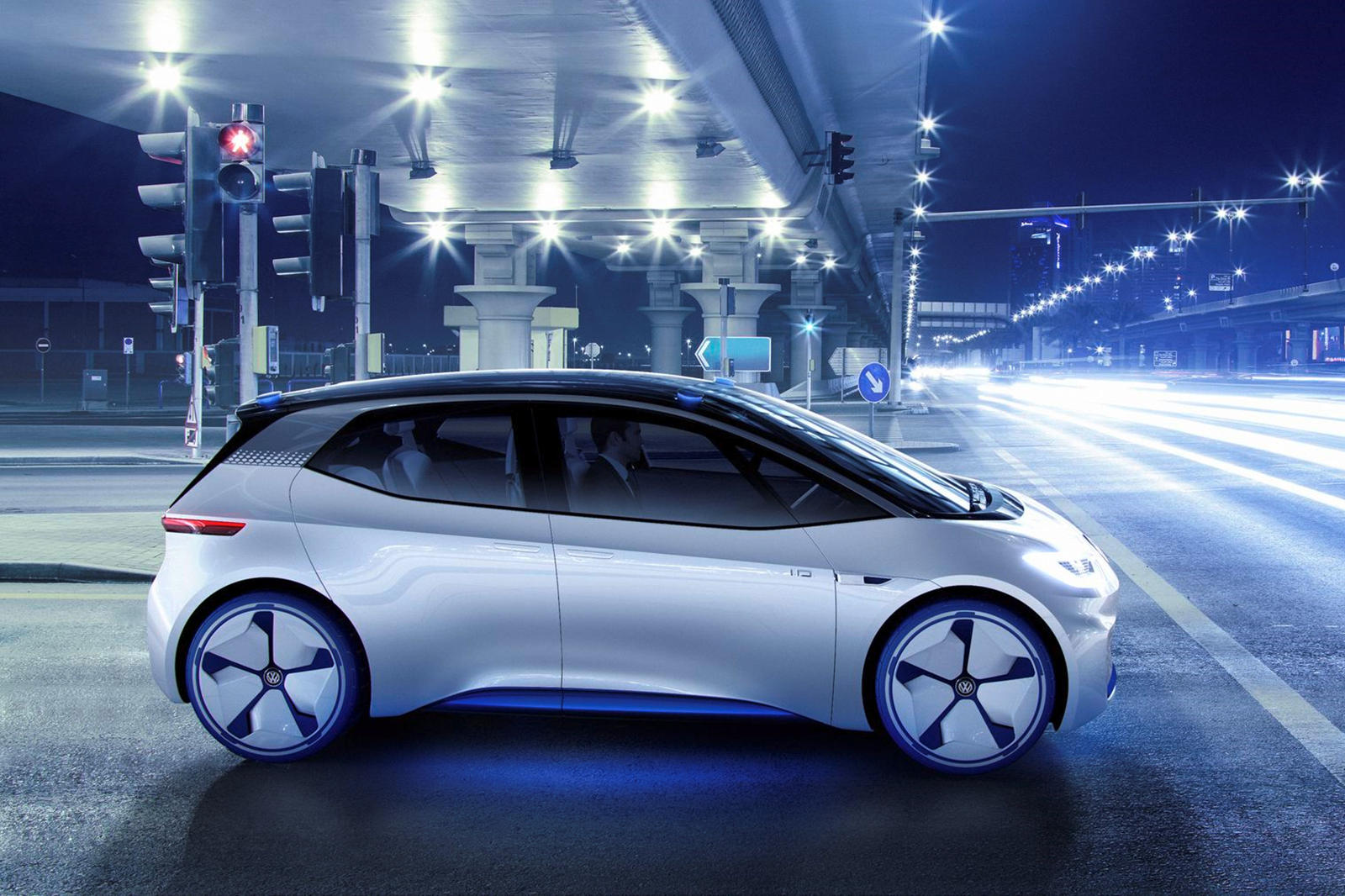 Новый североамериканский завод станет одним из 16 электрозаводов, которые VW намерен построить по всему миру к 2022 году в рамках колоссальной инвестиции в эту область размере 40 миллиардов долларов. Большинство из них будет в Китае, два будут новыми