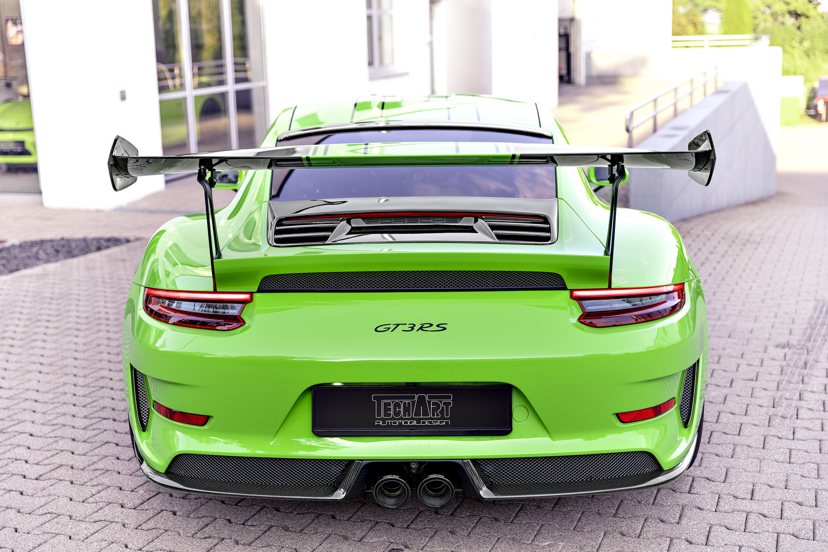 К тюнеру в руки впервые попал Porsche 991.2 GT3 RS, для которого был создан полностью карбоновый обвес.