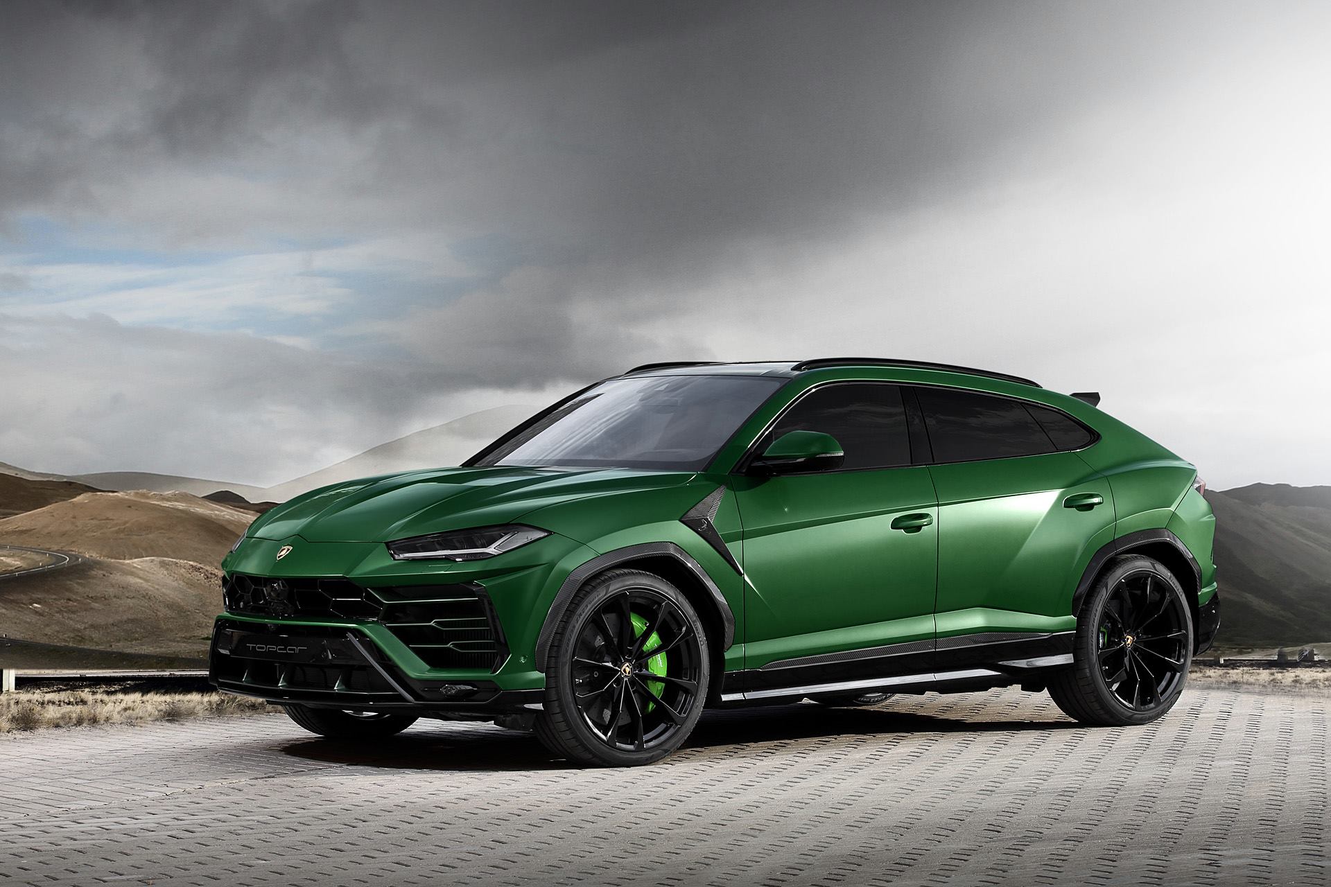 Lamborghini Urus в военном зеленом цвете и карбоне от TopCar