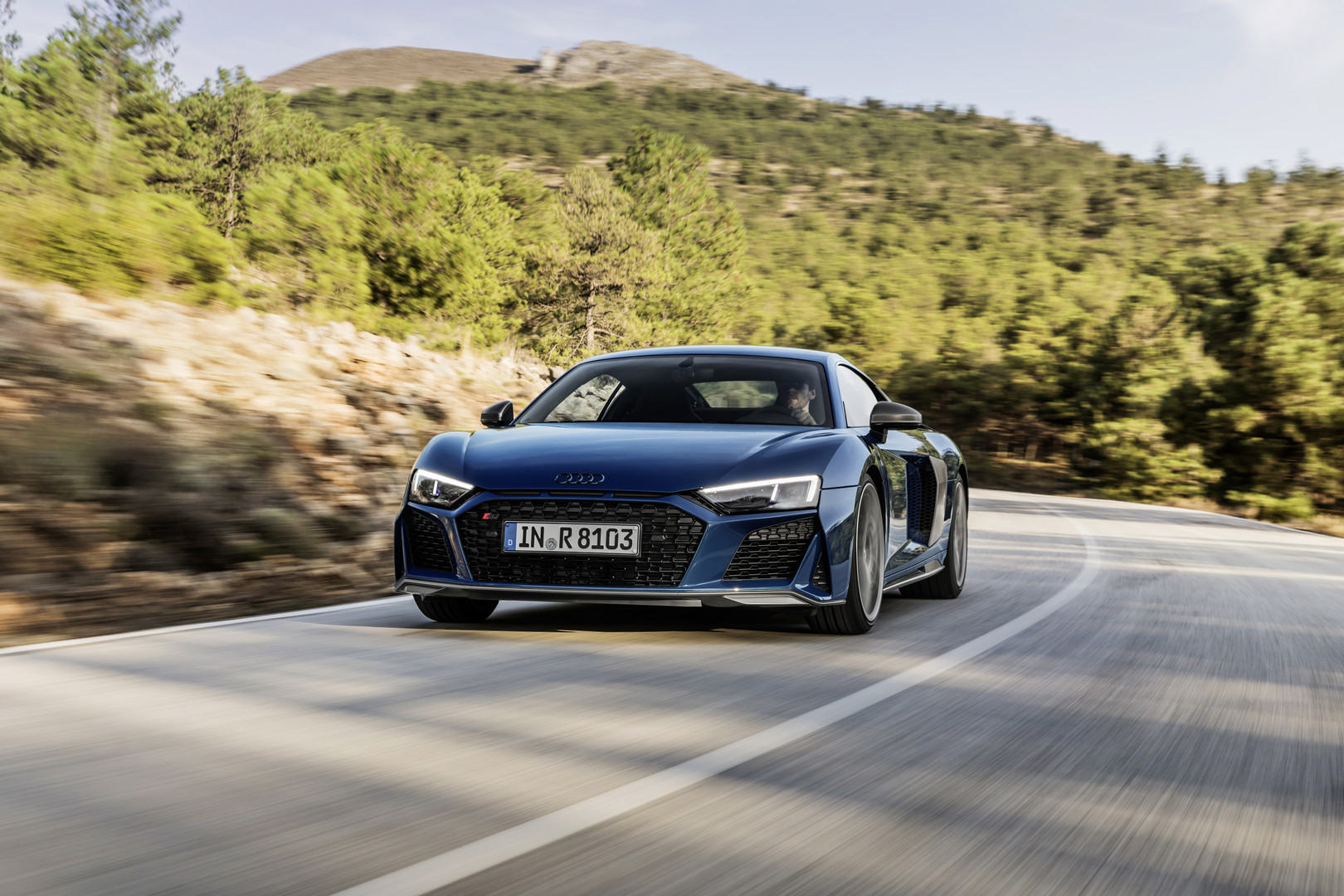 Сегодня был официально выпущен долгожданный фэйслифтинговый Audi R8.