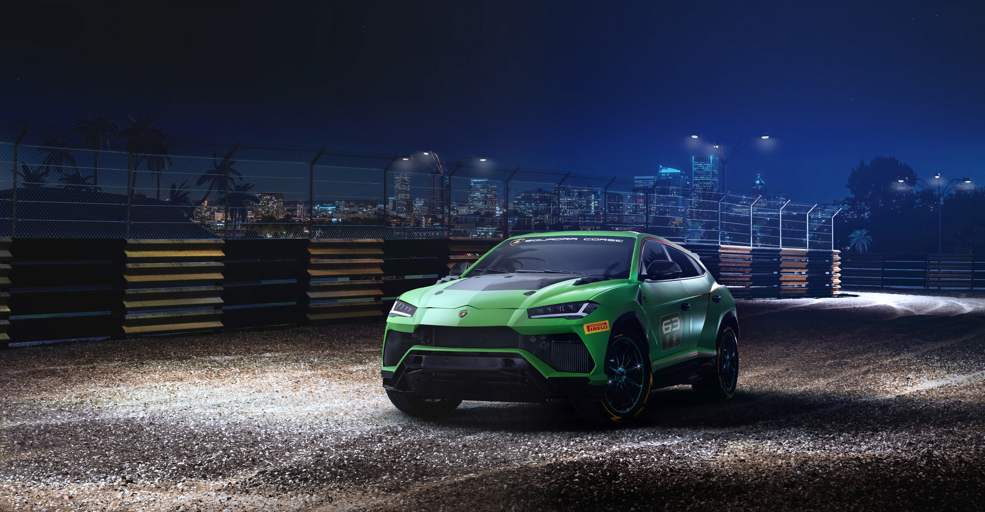 Lamborghini Urus ST-X Concept избавился от сложной передней решетки, обнажив в процессе радиаторы. Lamborghini также установили новые накладки на пороги, новый капот и задний диффузор. Лакокрасочное покрытие – матовое окраска Verde Martin с элементам