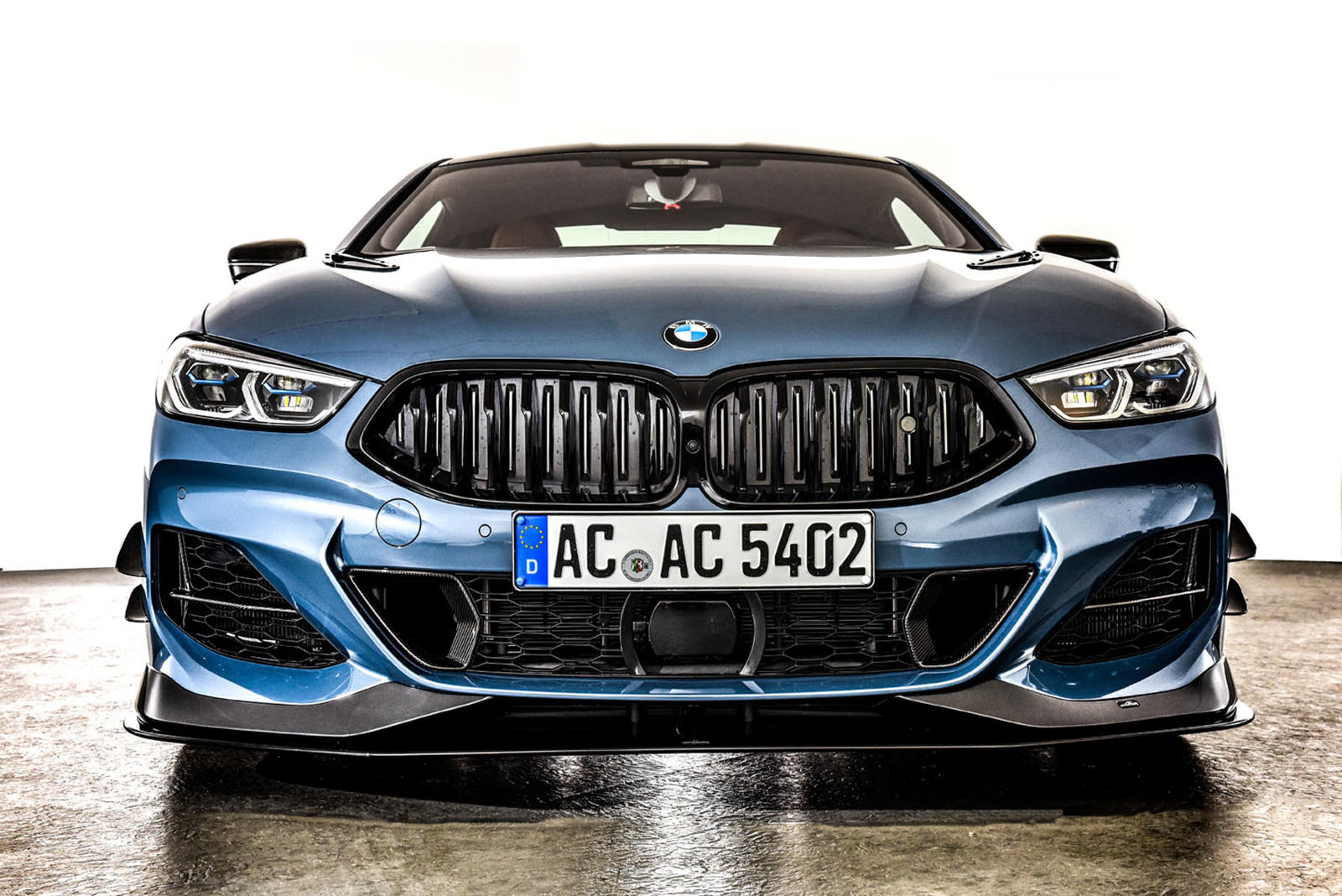 BMW 8 Series Coupe только недавно начал производство, но тюнинг-студии уже работают над комплектами обвесов и повышением производительности для великолепного grand tourer, пока мы ждем выпуска M8.