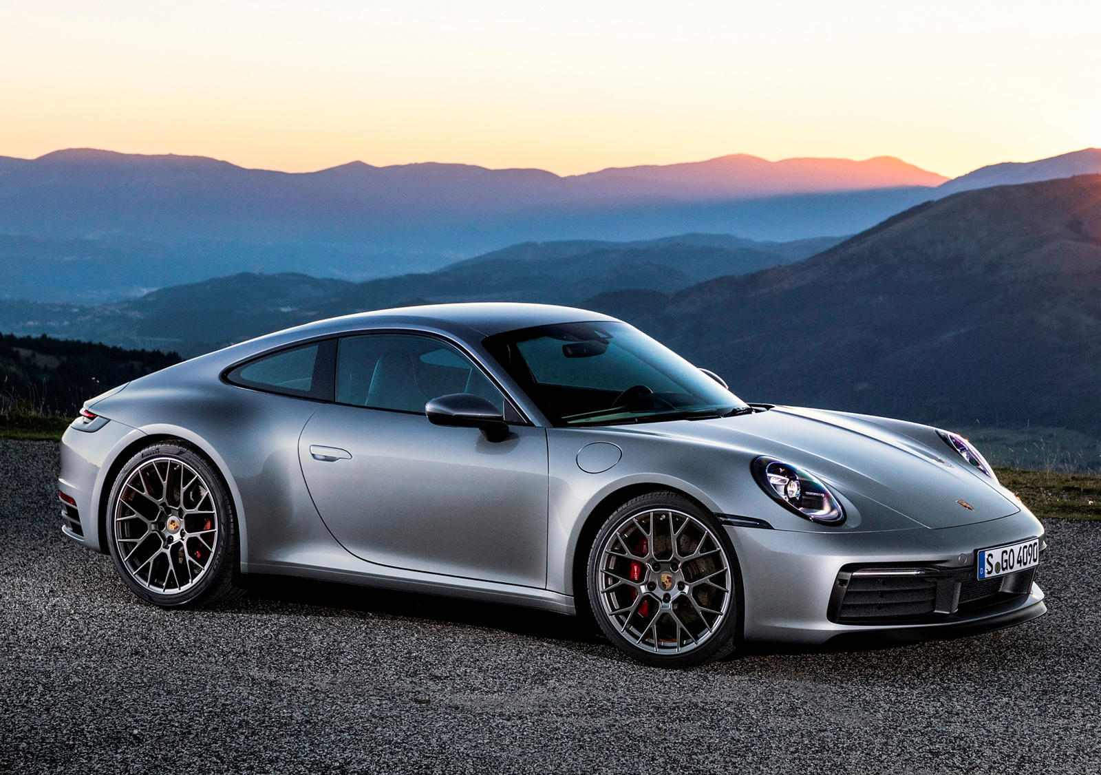 Porsche ждет развития технологии батареи, прежде чем она выпустит самый мощный когда-либо сделанный Porsche 911.