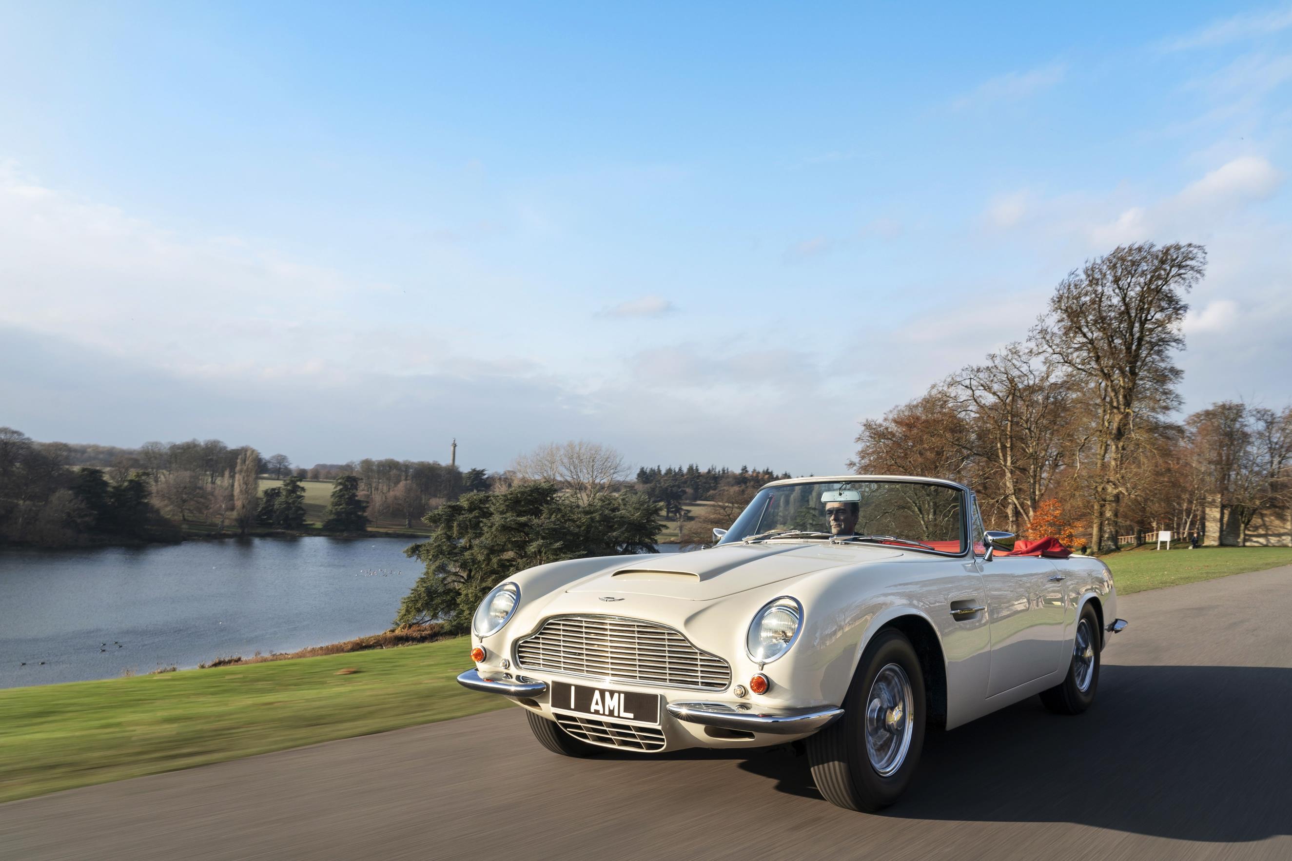 Это новая услуга, которую предлагает отдел Aston Martin Classic, благодаря которому они возьмут ваш классический Астон, электрифицируют его, сохраняя все оригинальные точки крепления двигателя. Конечным результатом является автомобиль, который, в кон