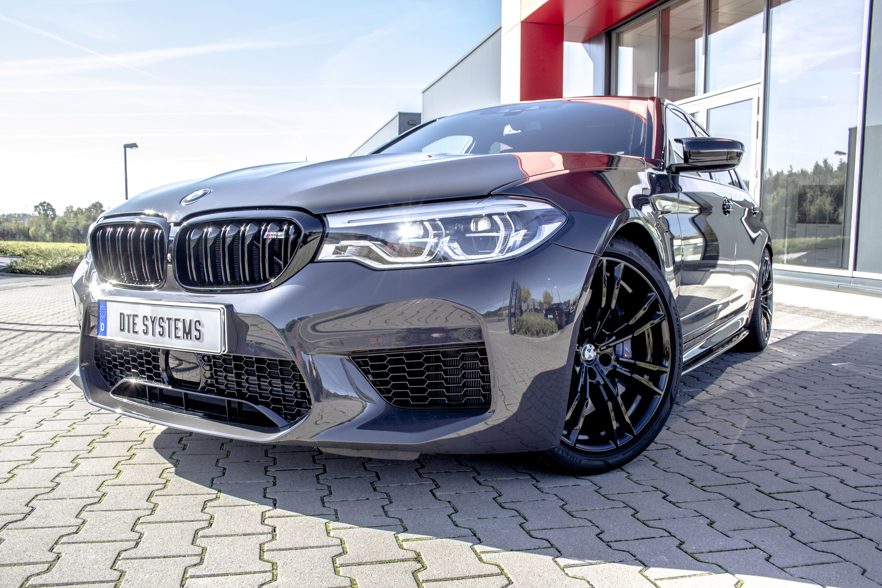 DTE System увеличил мощность BMW M5 Competition до 706 л.с.