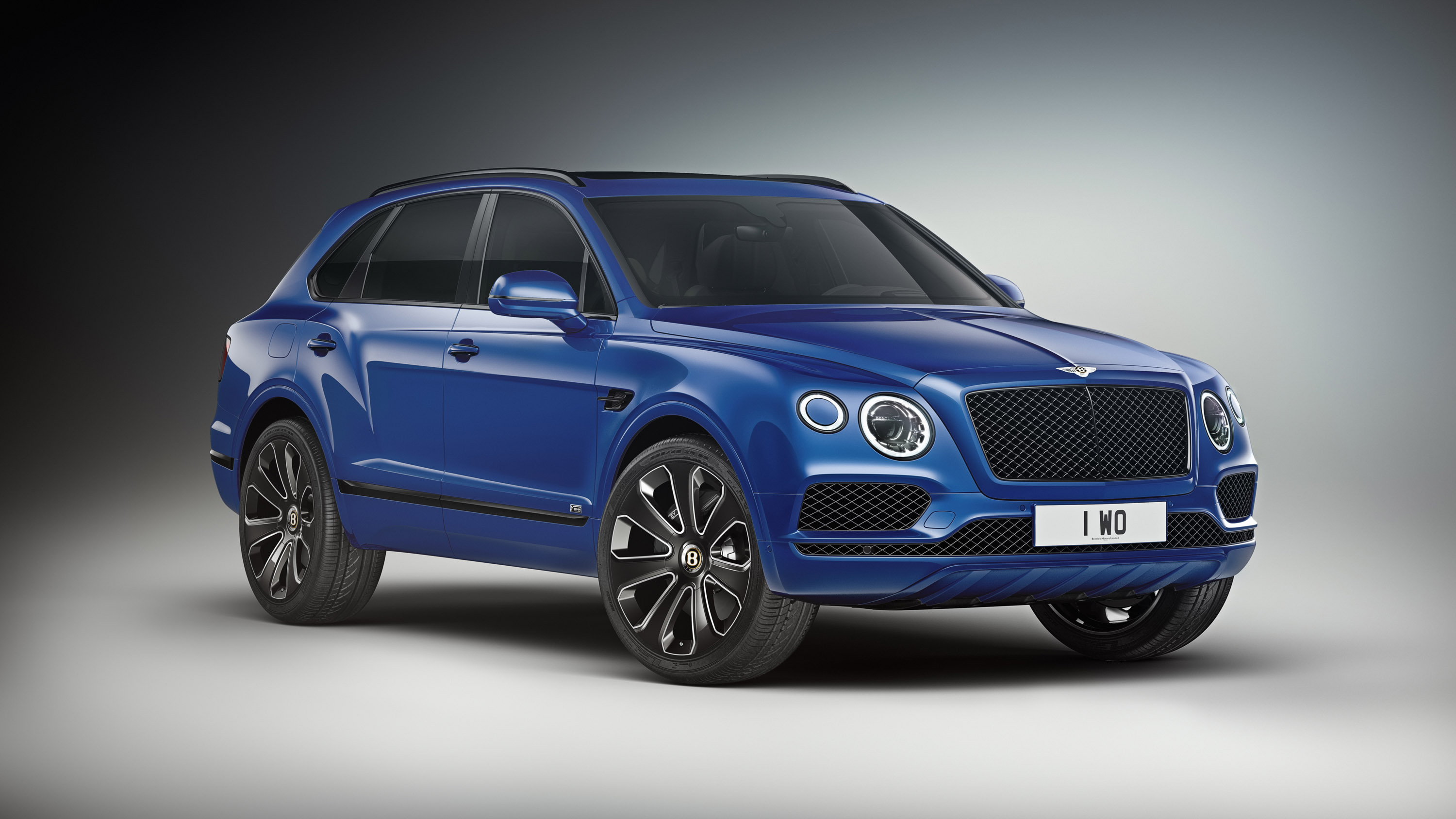 Команда Bentley представляет новые машины серии Bentayga Design