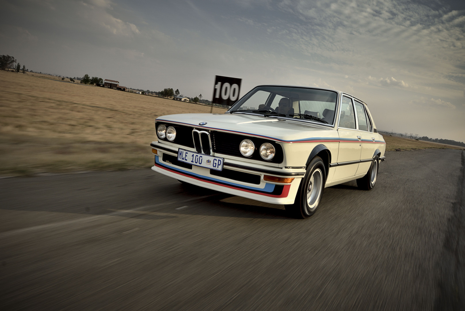 BMW 530 Motorsport Limited Edition был выпущен на южной оконечности Африки в рамках ограниченного серийного производства. BMW стремились конкурировать на флагманской модифицированной производственной серии в Южной Африке. Начиная с 1976 года, BMW в Ю