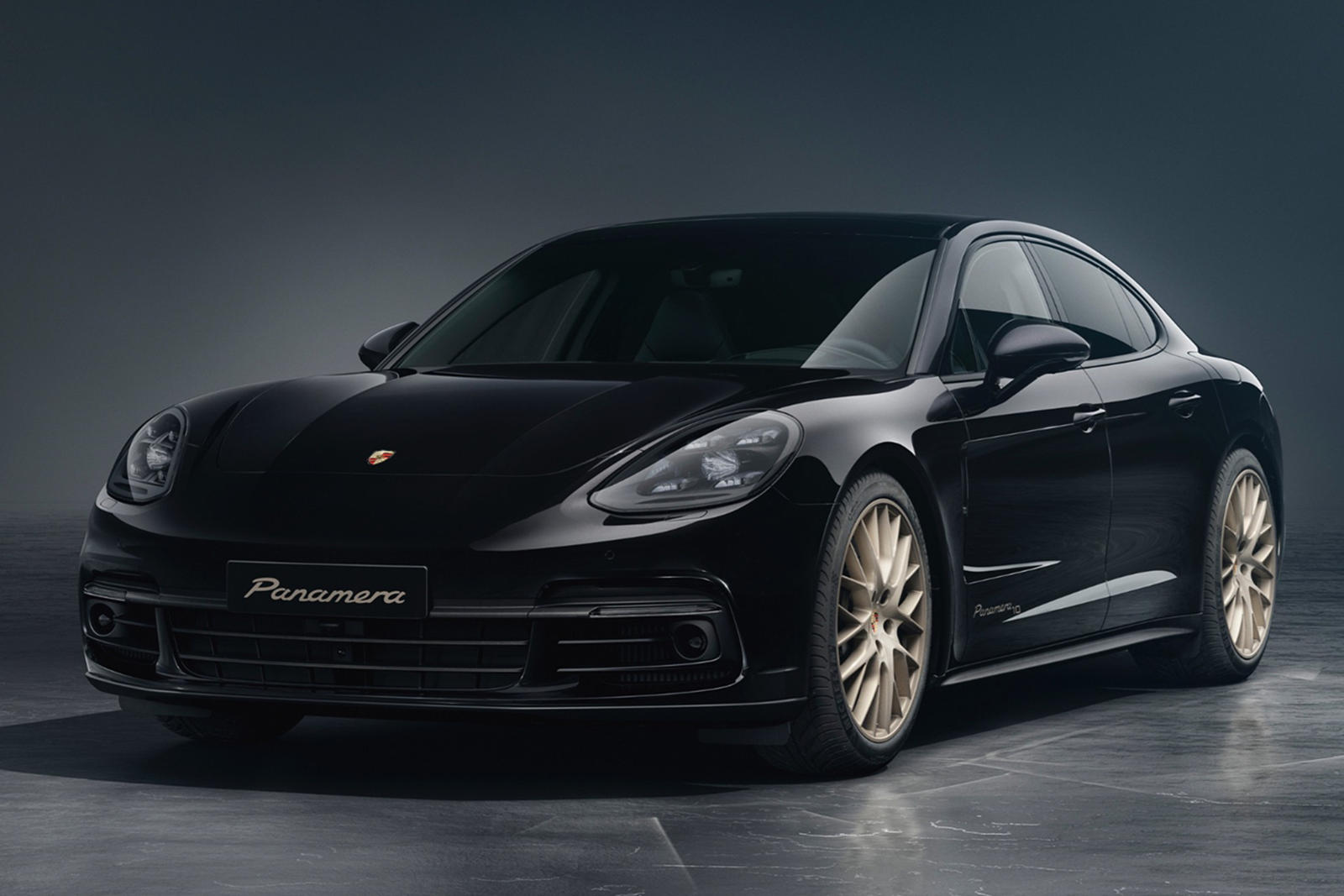 Специальное издание Panamera разбивается в музее Porsche