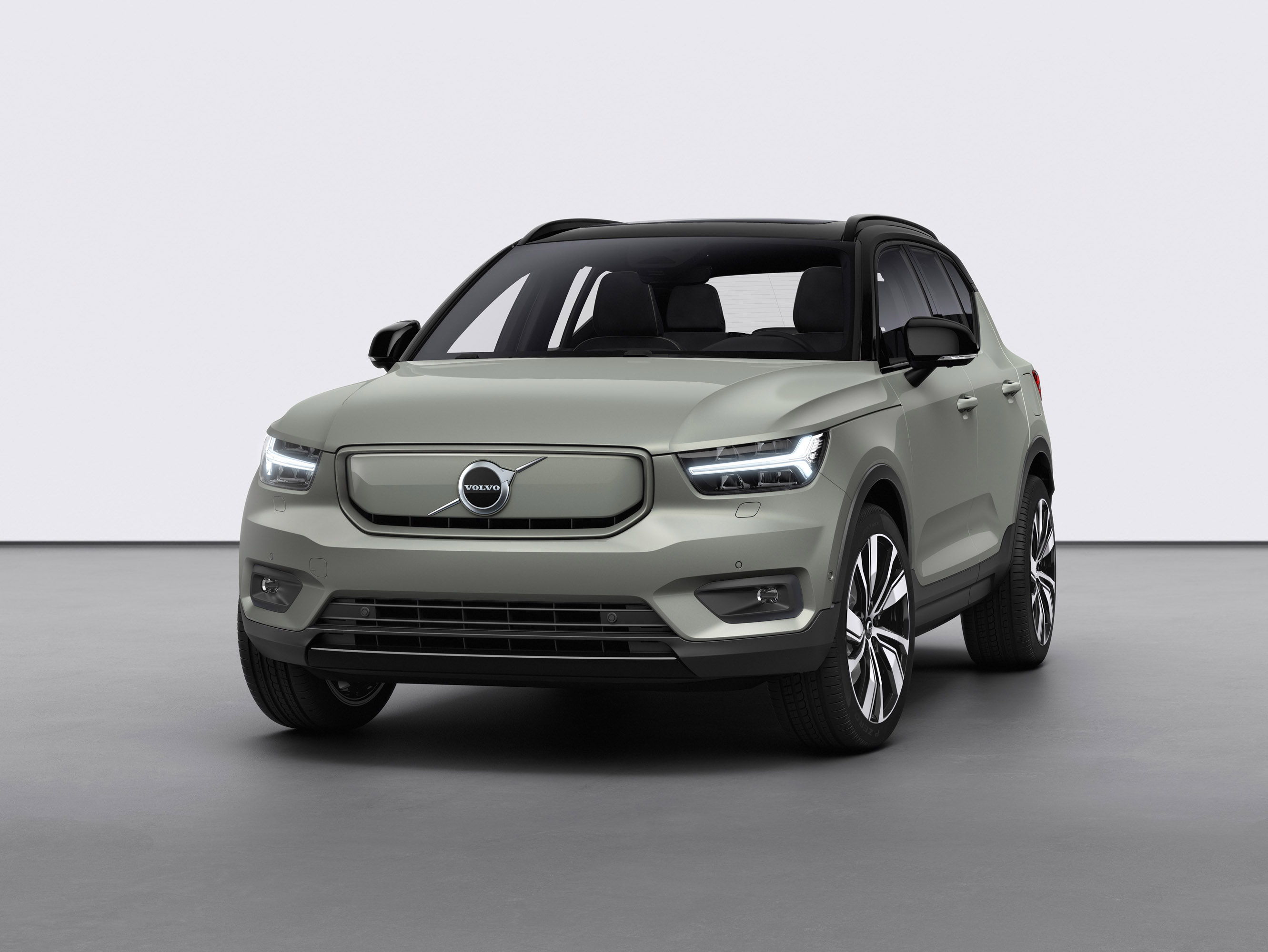 Volvo XC40 получает престижную награду от Kelley Blue Book