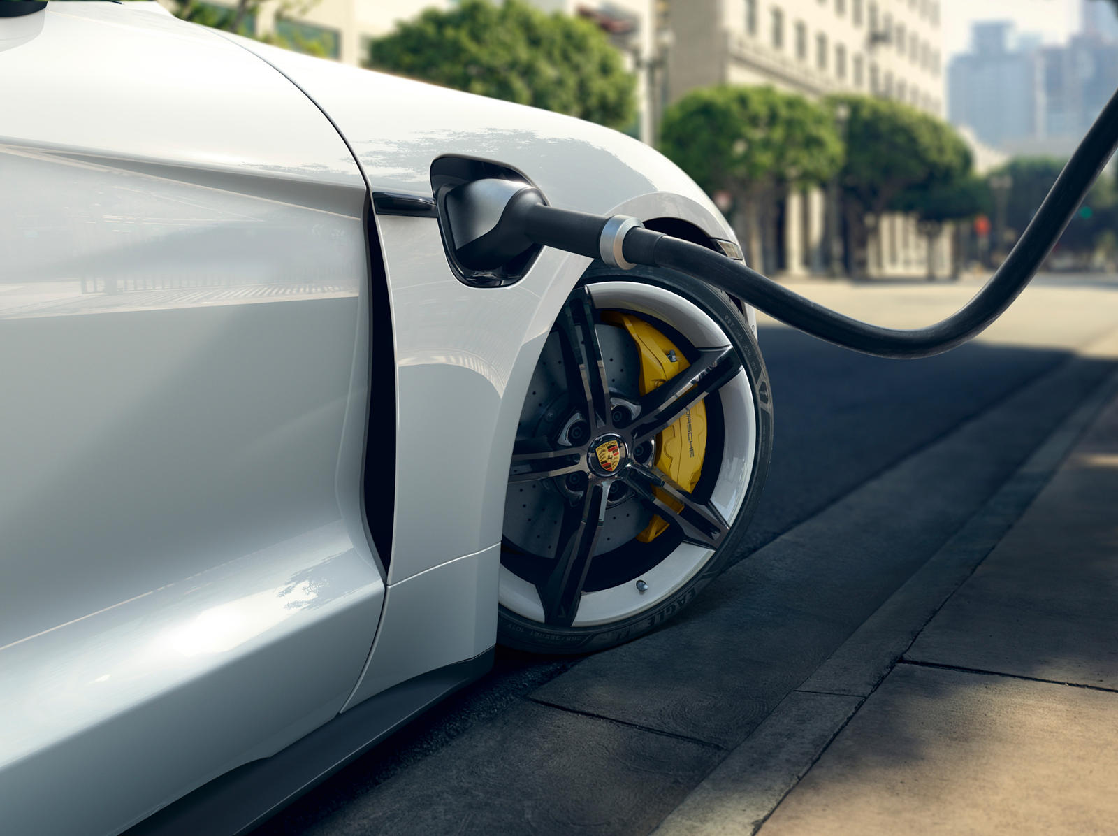 Самому Porsche еще предстоит дать официальное заявление относительно обновления аккумуляторной батареи.