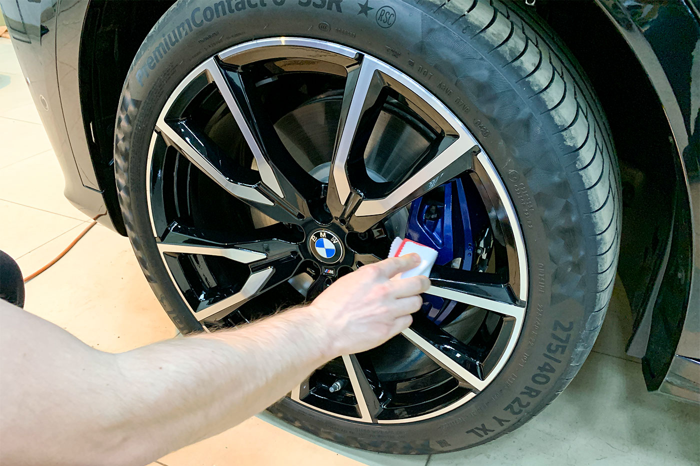 В качестве бонуса владелец этого BMW получил обработку всех колесных дисков таким же керамическим составом.  