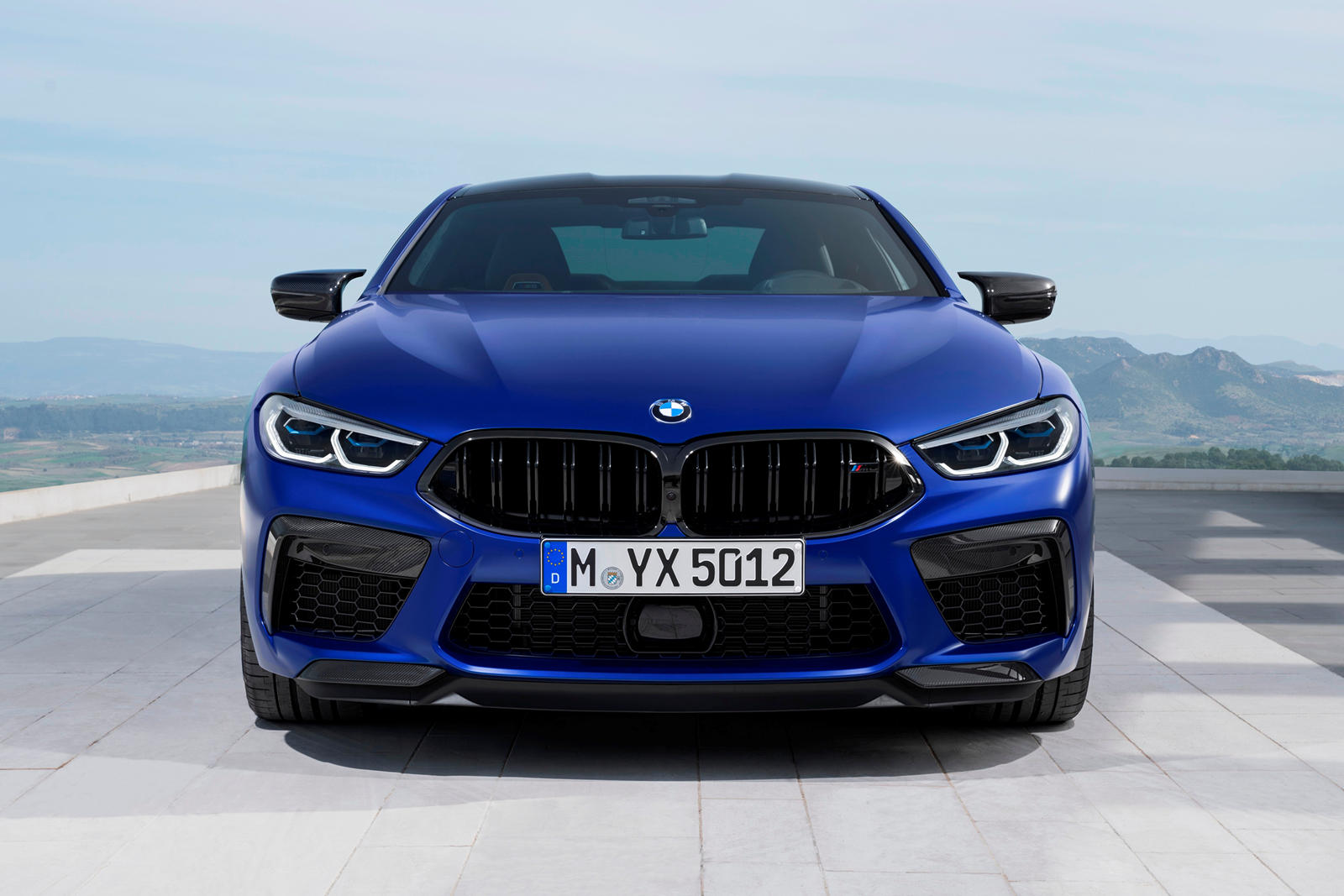 BMW M8 - один из самых быстрых автомобилей BMW